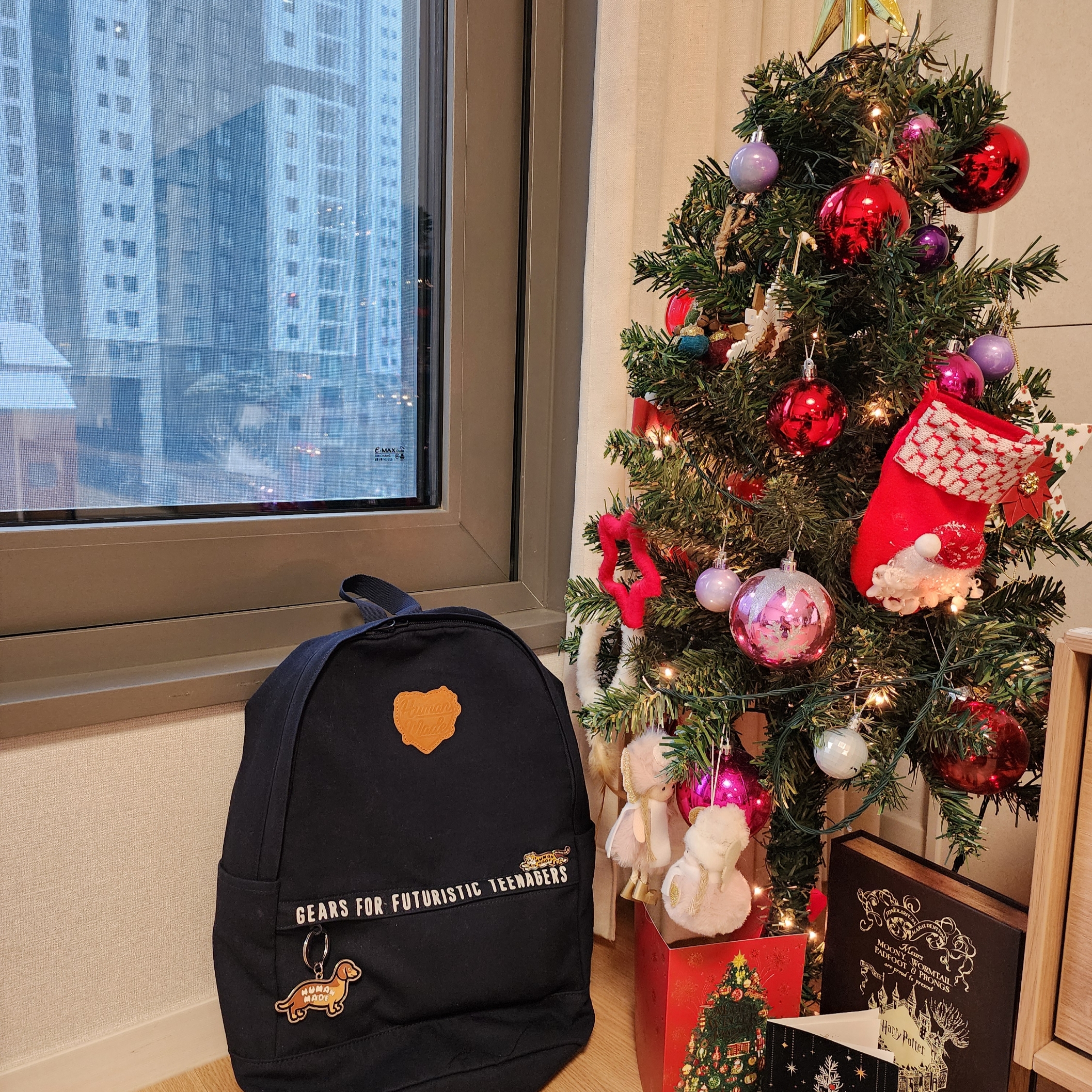 Human Made Dachs Keyring Brown, Human Made Cotton Canvas Backpack Navy 착용 스타일