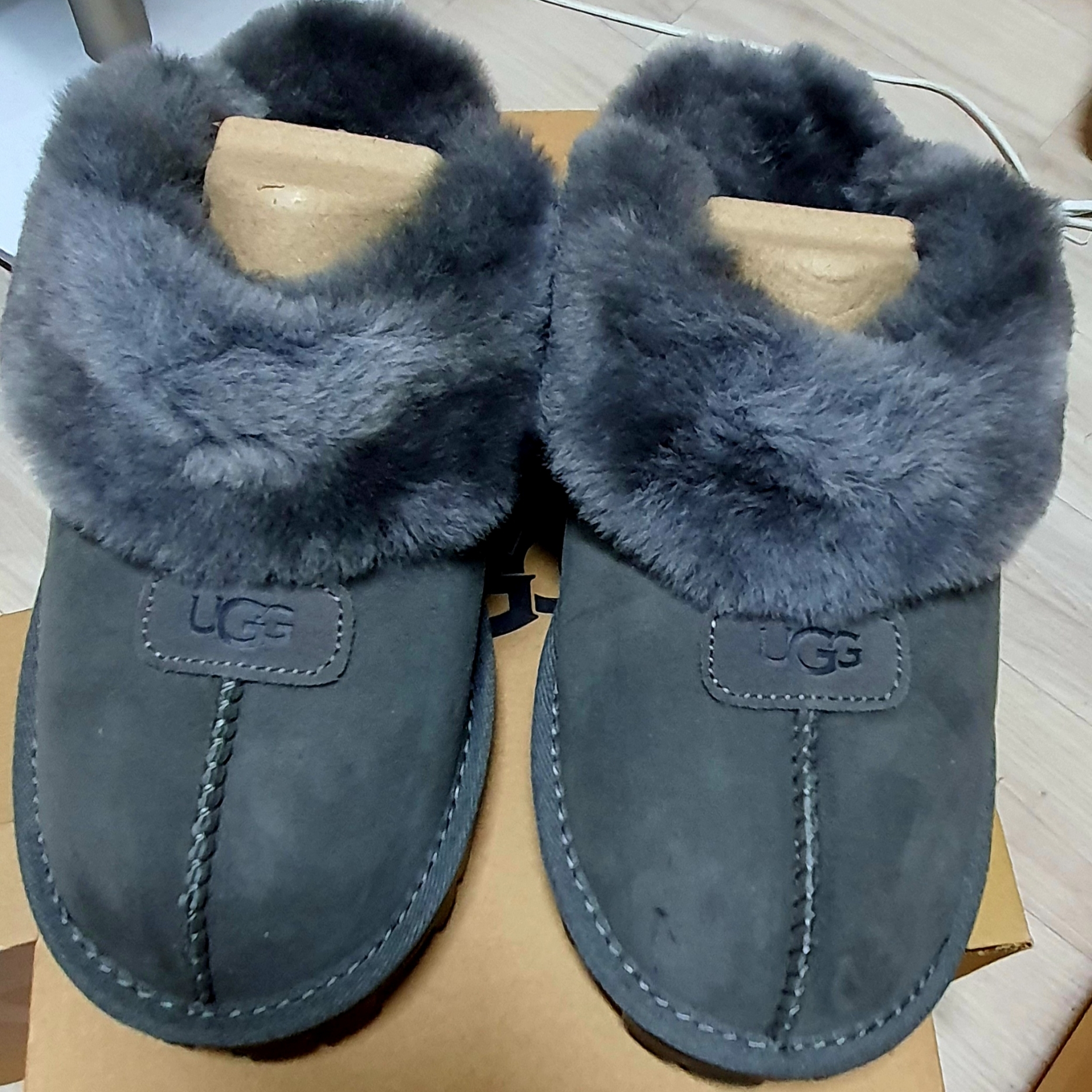 (W) UGG Coquette Slipper Grey 착용 스타일 - 1
