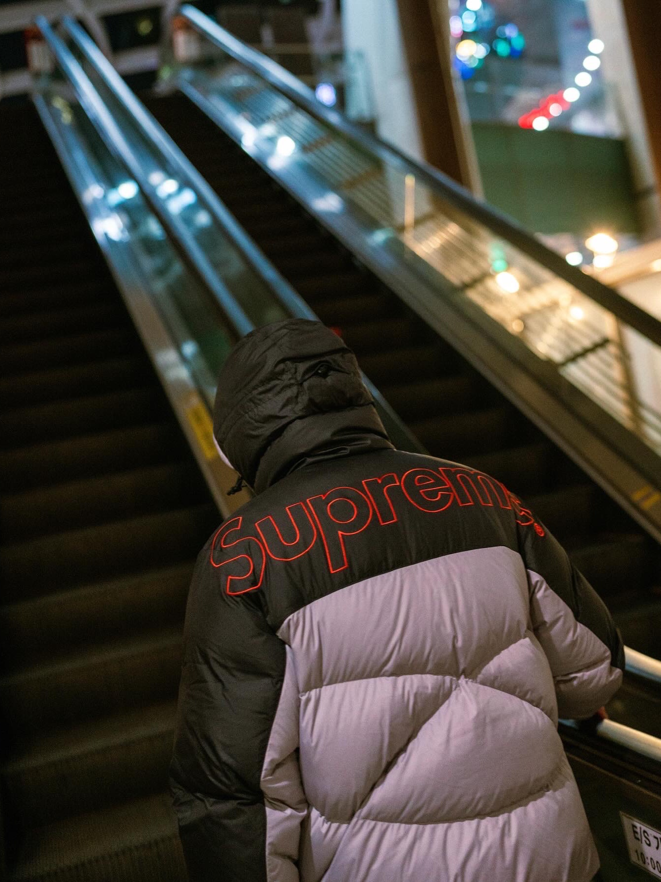 Supreme x The North Face 800-Fill Half Zip Hooded Pullover Grey - 22FW, Nike x Comme des Garcons Homme Plus Air Max Sunder SP White Black 착용 스타일 - 3