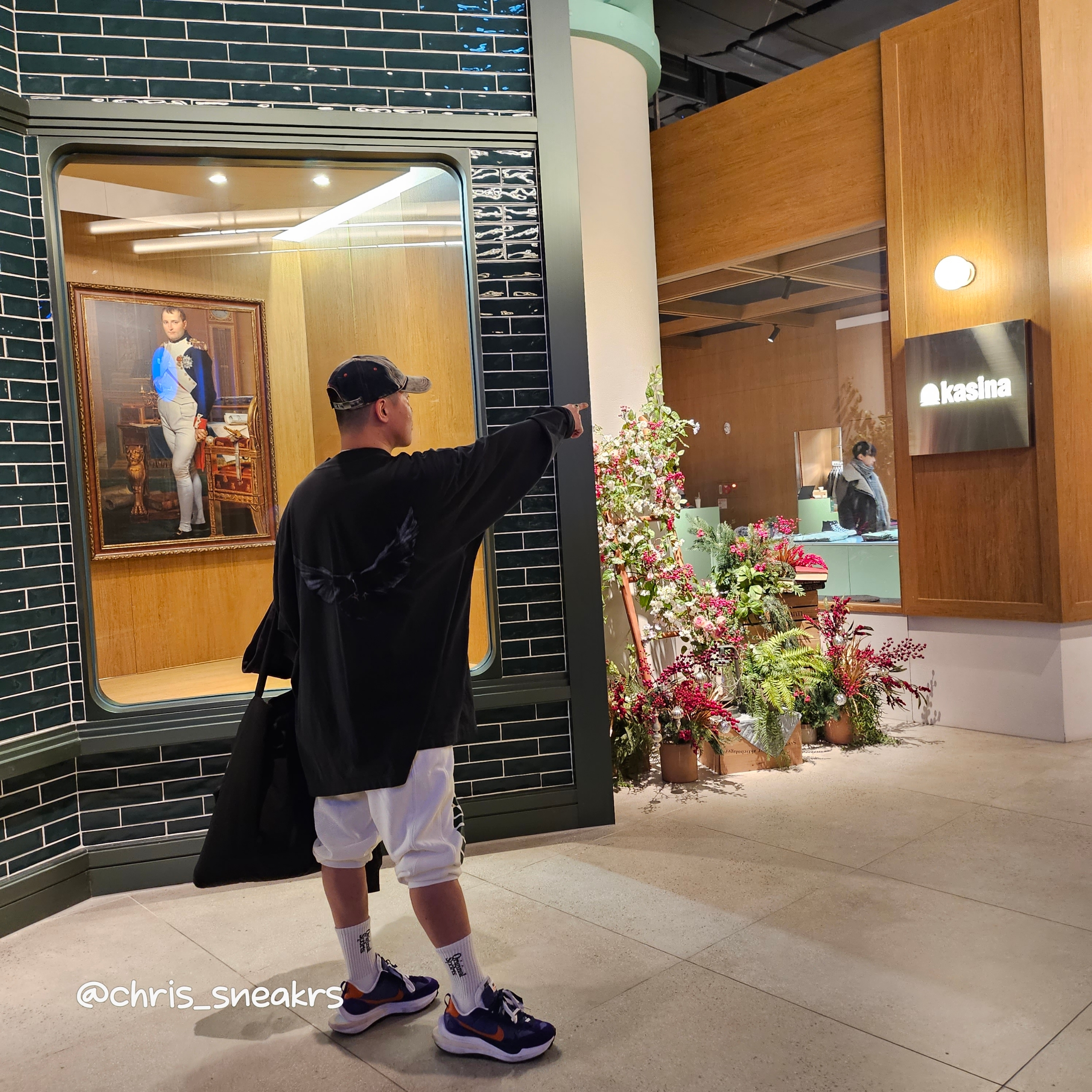 Yeezy Gap Engineered By Balenciaga Dove Long Sleeve T-Shirt Black, Nike x Sacai VaporWaffle Dark Iris 착용 스타일 - 3