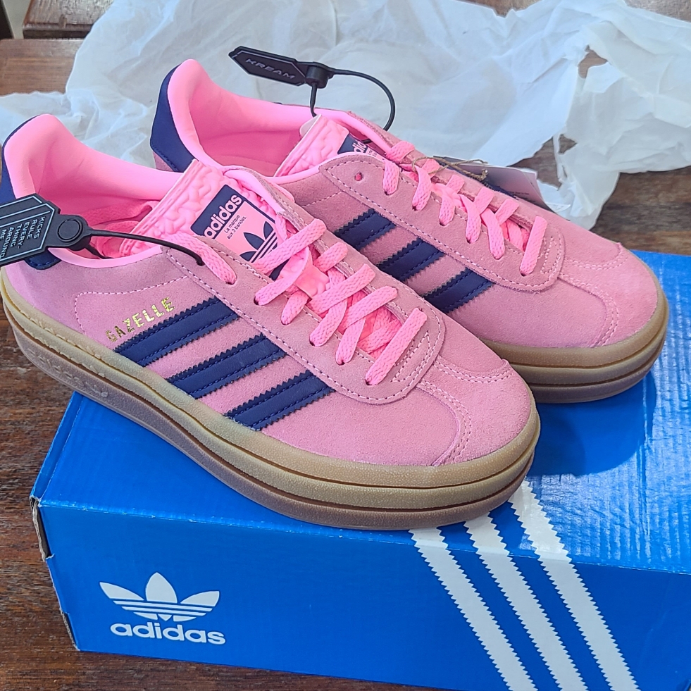 (W) Adidas Gazelle Bold Pink Glow Victory Blue 착용 스타일