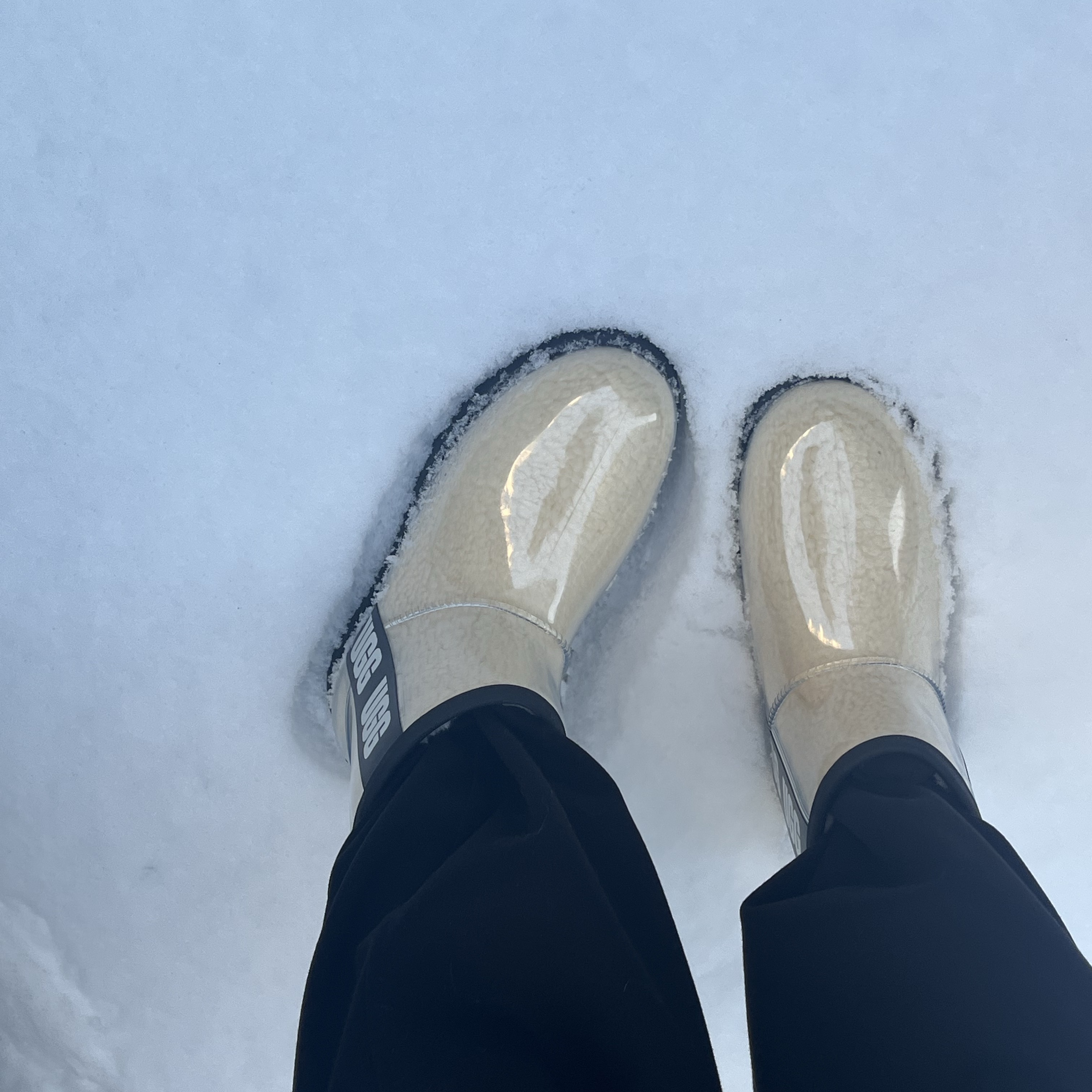 (W) UGG Classic Clear Mini Boots Natural Black 착용 스타일