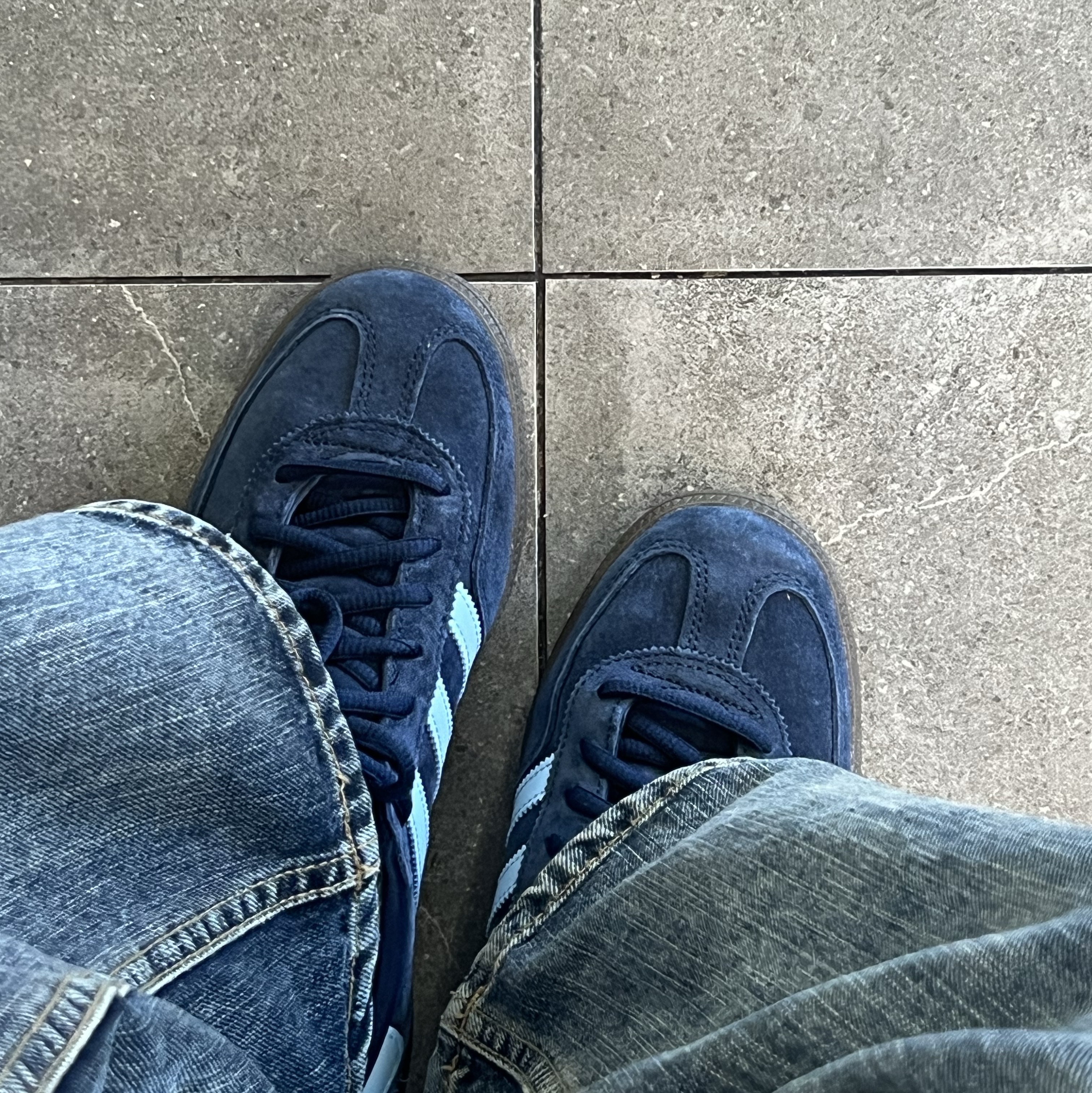 Adidas Spezial Handball Collegiate Navy 착용 스타일