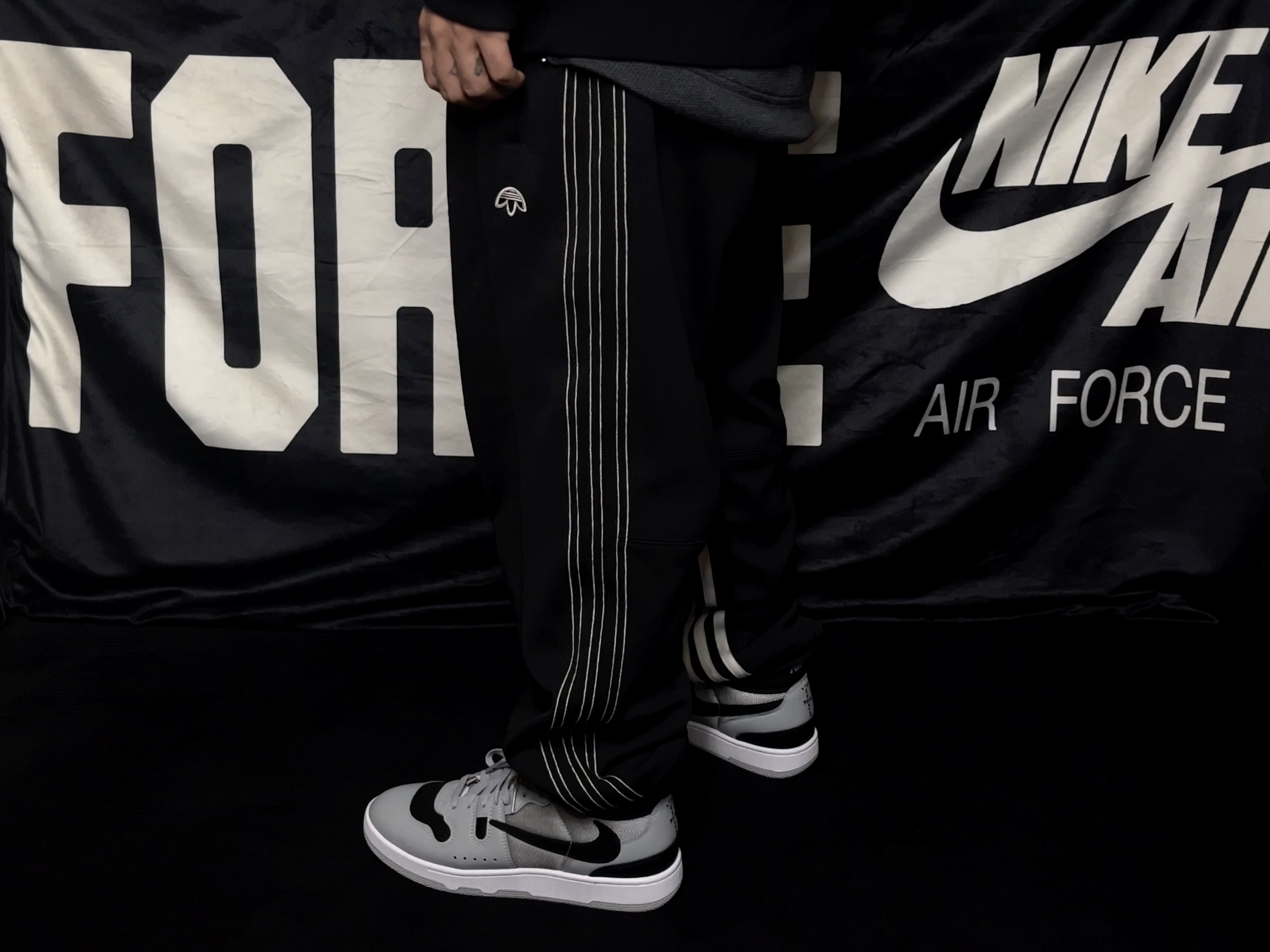 Nike x Travis Scott Mac Attack SP Light Smoke Grey 착용 스타일 - 1