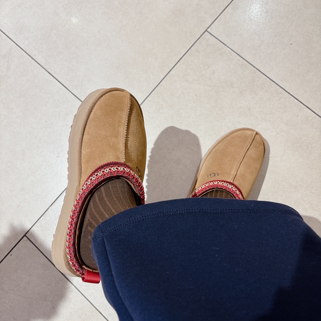 (W) UGG Tazz Slipper Chestnut 착용 스타일