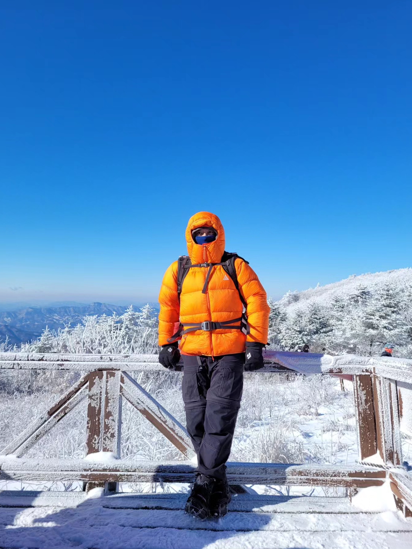 Nike ACG Therma-Fit ADV Lunar Lake Puffer Jacket Safety Orange - Asia, Nike ACG Gore-Tex Misery Ridge Jacket Team Orange - Asia 착용 스타일 - 5