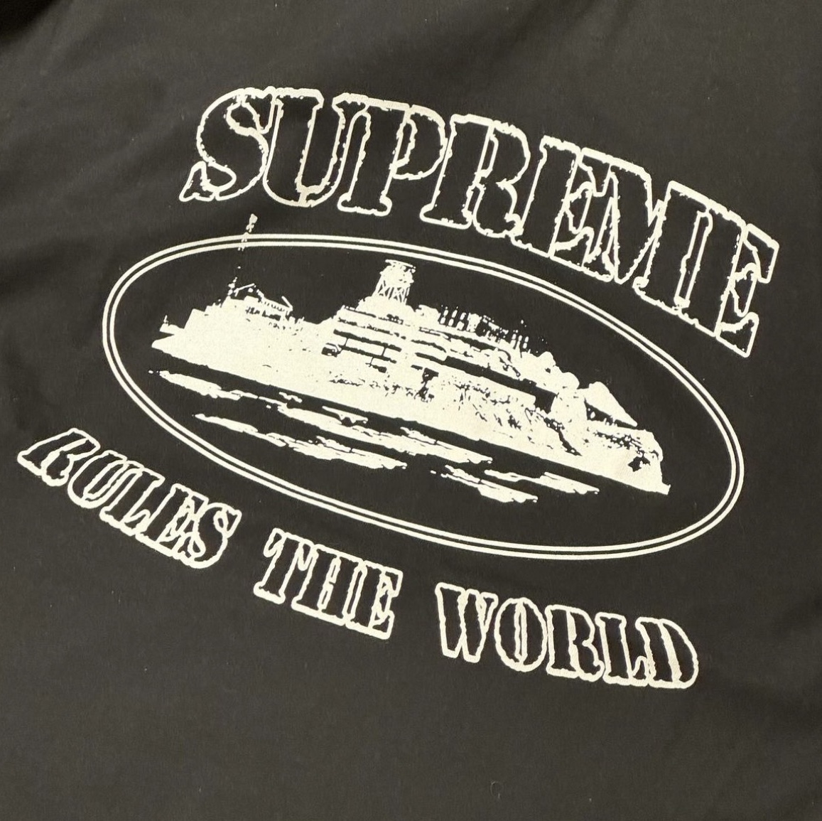Supreme x Corteiz Rules The World T-Shirt Black - 23FW 착용 스타일 - 1