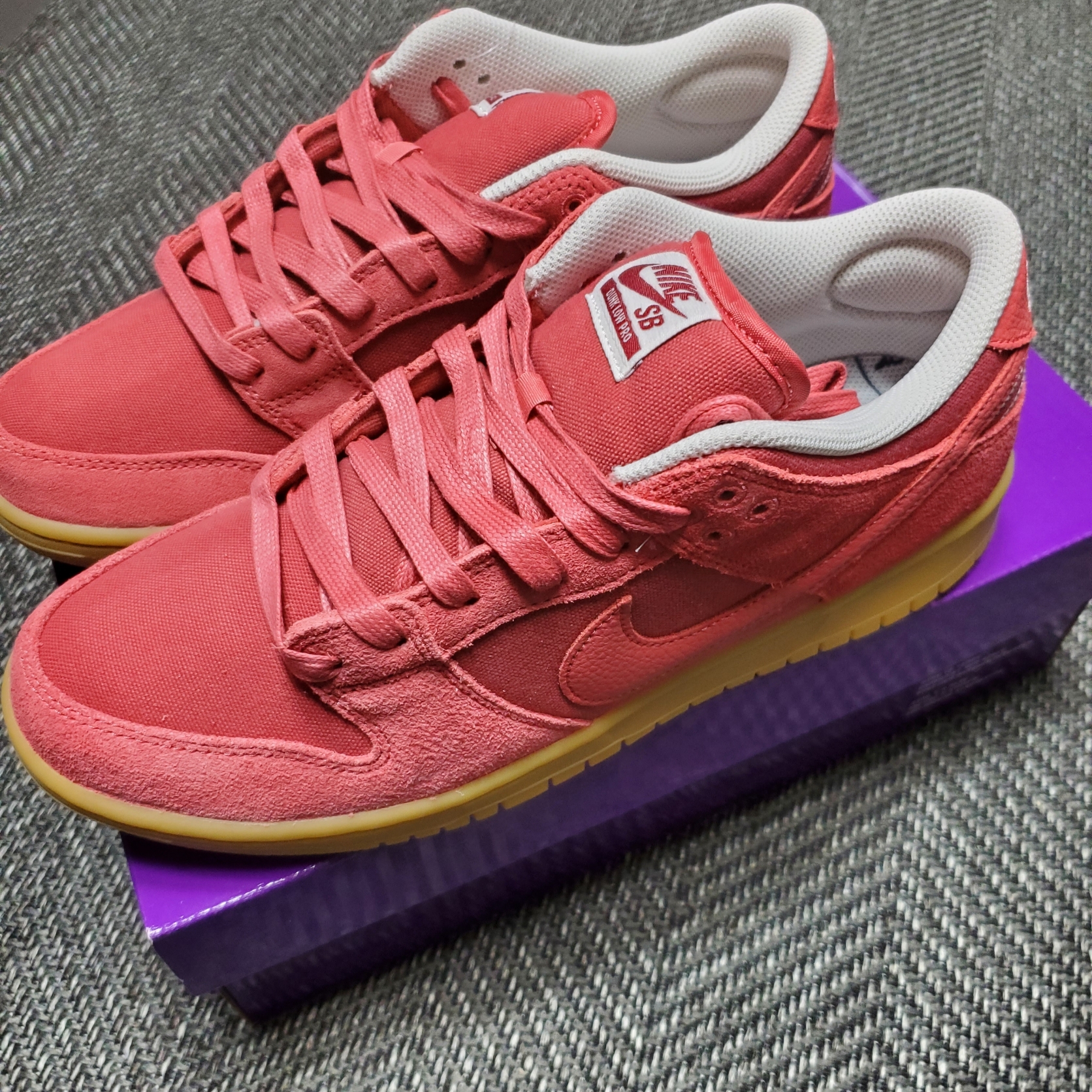 Nike SB Dunk Low Adobe 착용 스타일