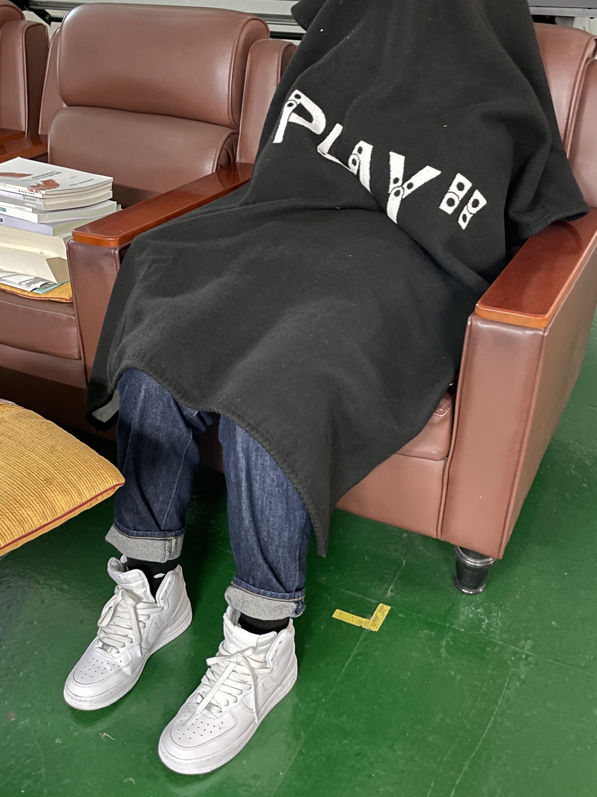 (W) Nike Air Force 1 High White, Off-White x Amore Pacific Play Kit 착용 스타일 - 2
