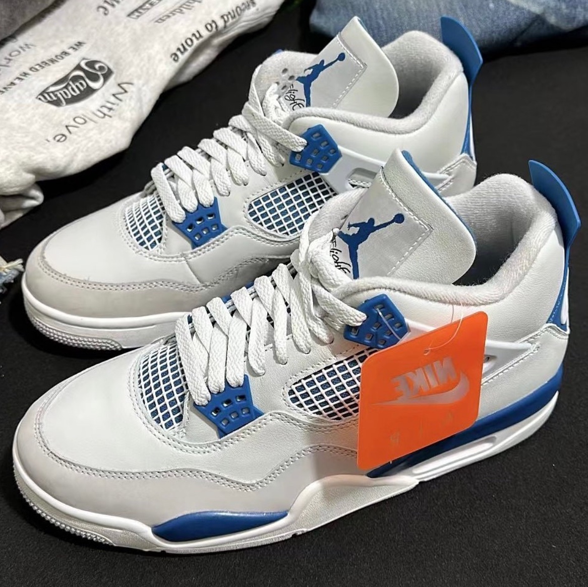 Jordan 4 Retro Military Blue 2012 착용 스타일