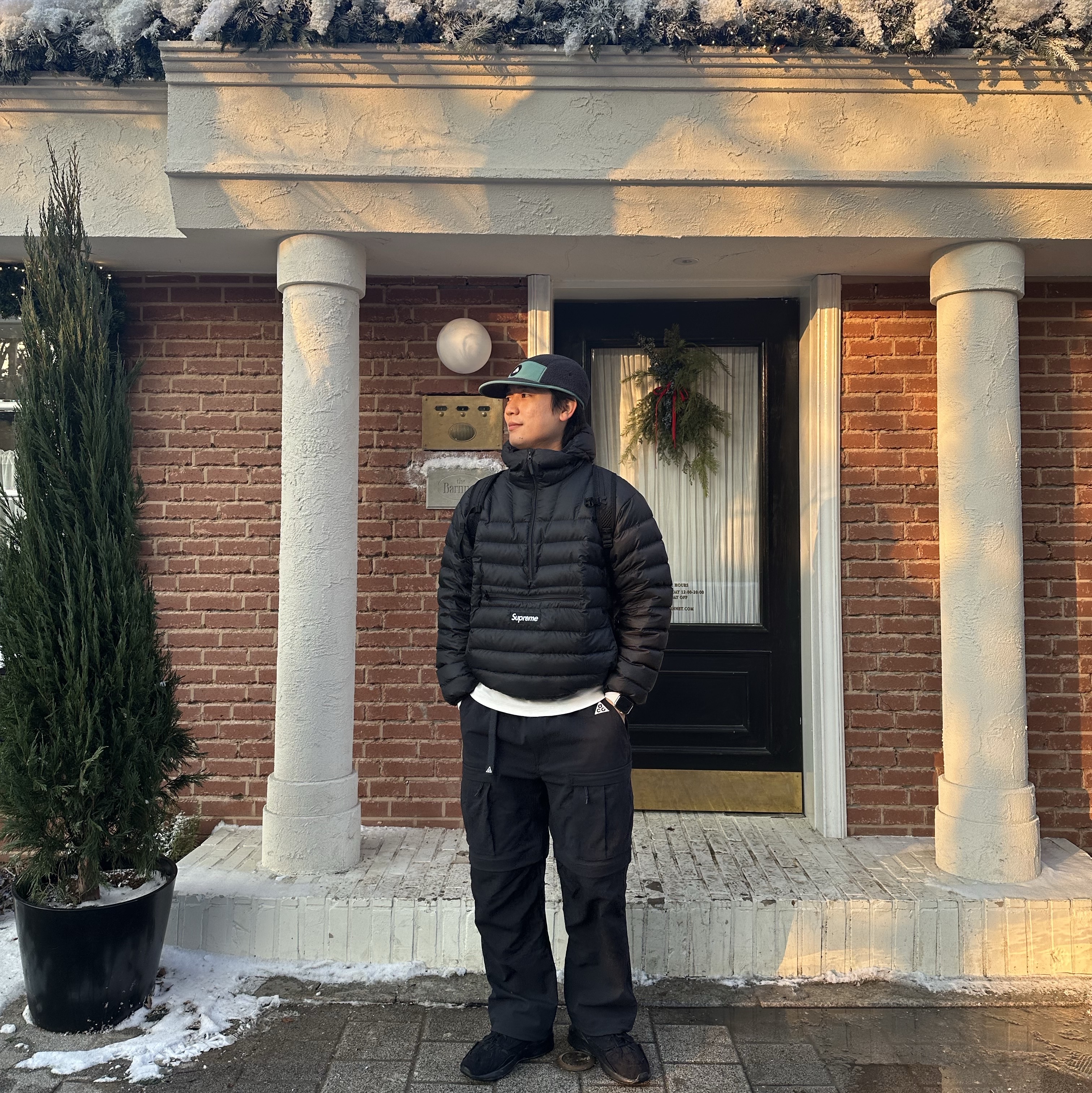 Supreme Micro Down Half Zip Hooded Pullover Black - 23FW, Nike ACG Smith Summit Cargo Pants Black Anthracite - Asia 착용 스타일