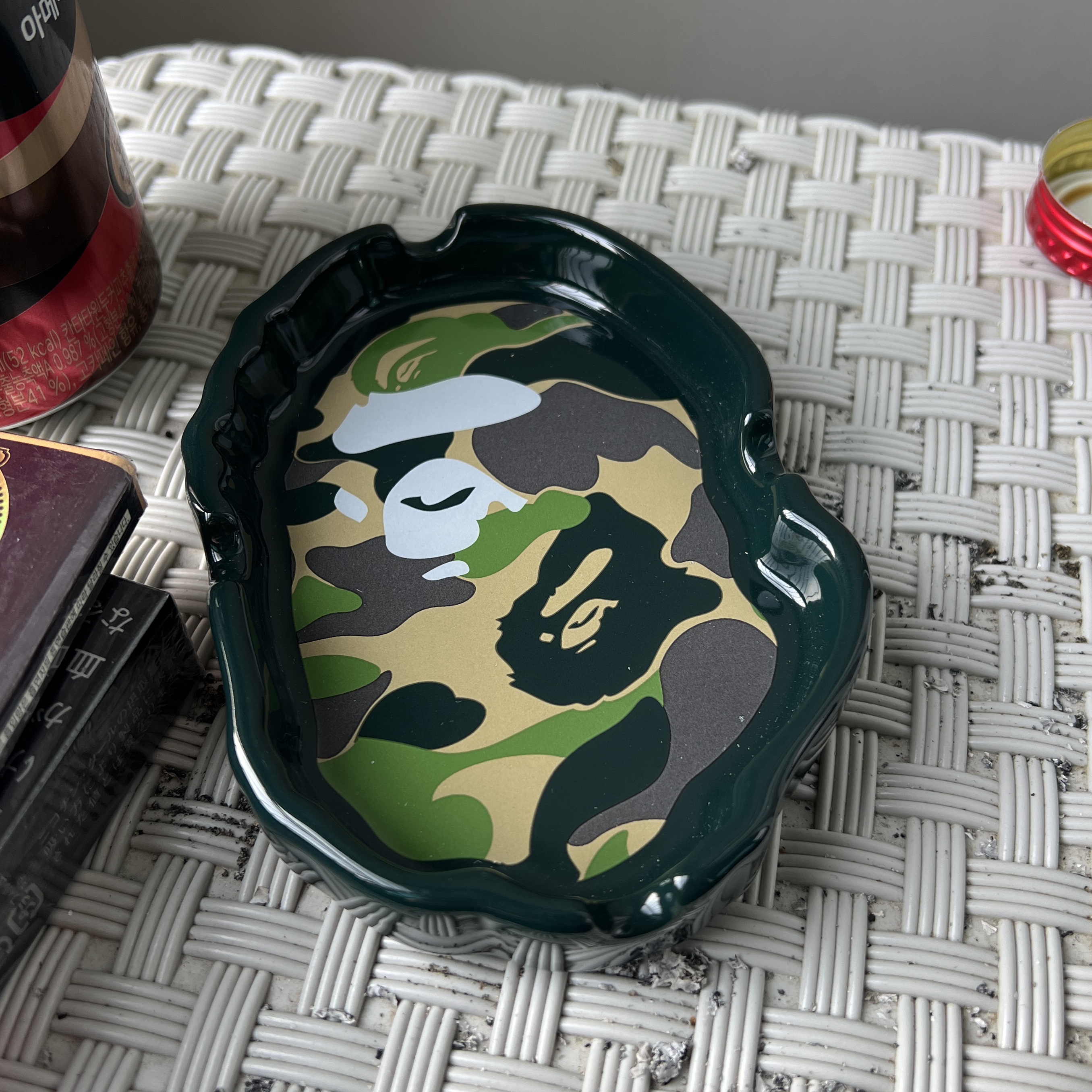 BAPE Ape Head Ashtray M Camo 착용 스타일 - 1