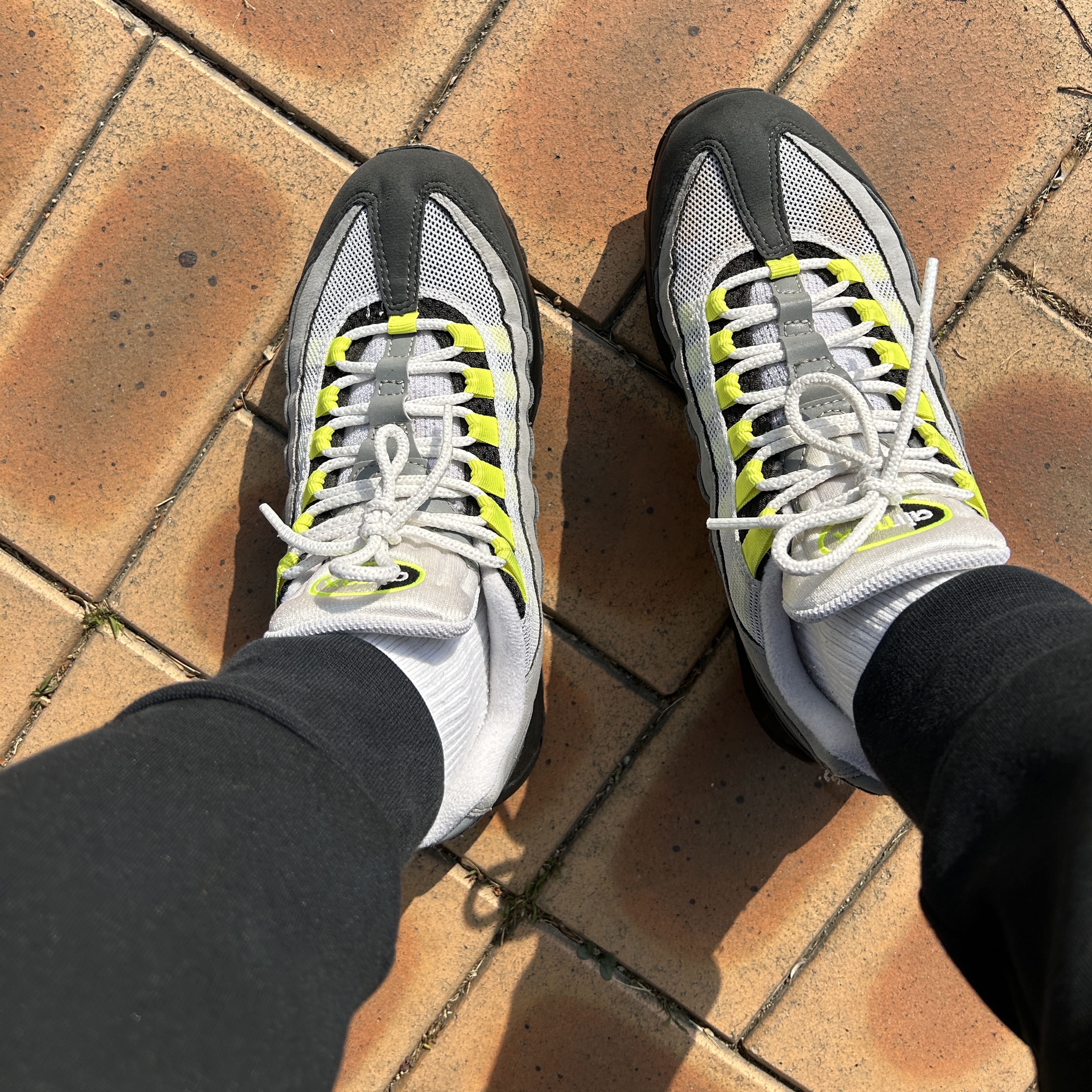 Nike Air Max 95 Patch OG Neon 착용 스타일