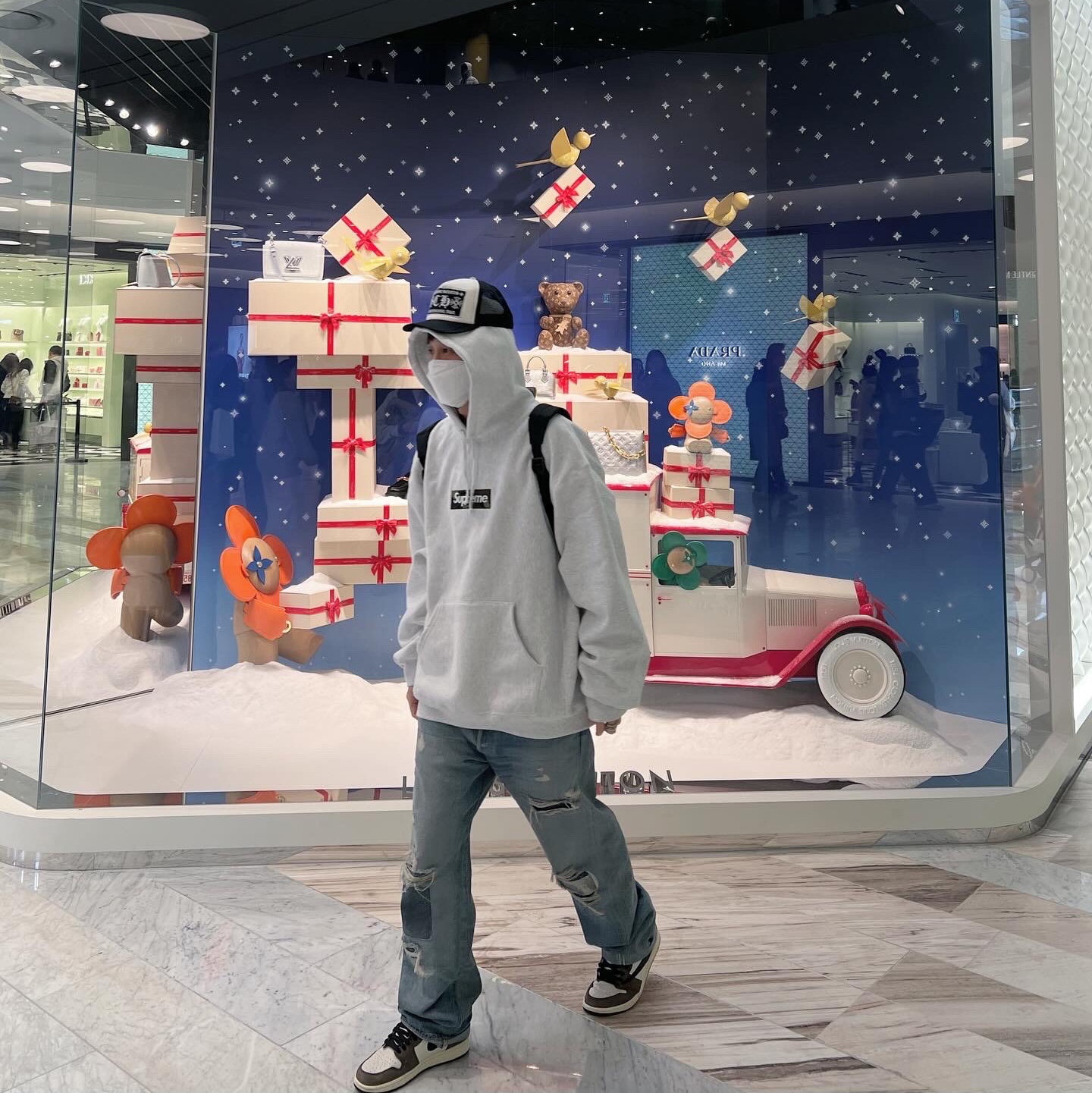 Chrome Hearts CH Hollywood Trucker Hat Black White, Supreme Box Logo Hooded Sweatshirt Ash Grey - 23FW 착용 스타일 - 1