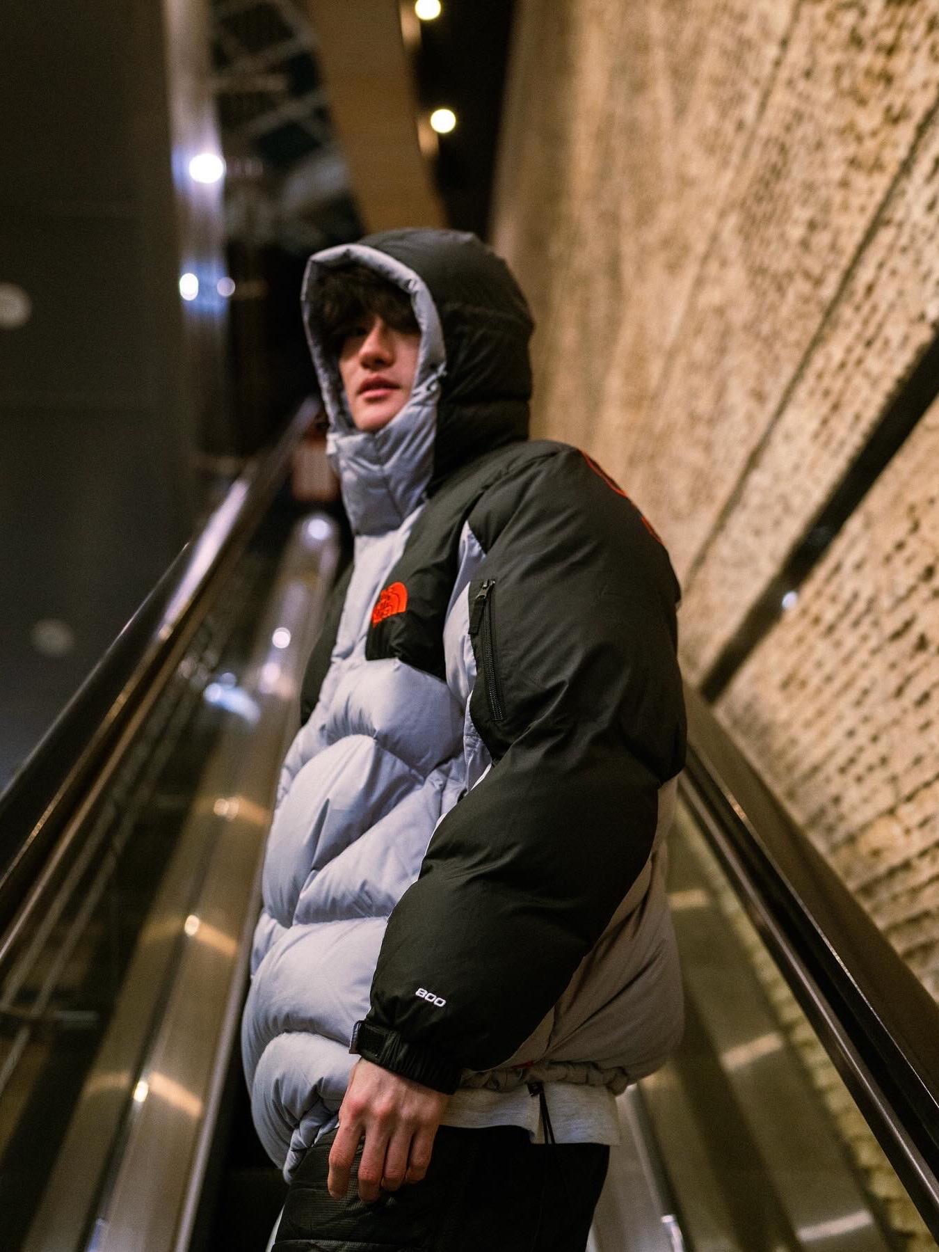 Supreme x The North Face 800-Fill Half Zip Hooded Pullover Grey - 22FW, Nike x Comme des Garcons Homme Plus Air Max Sunder SP White Black 착용 스타일 - 2