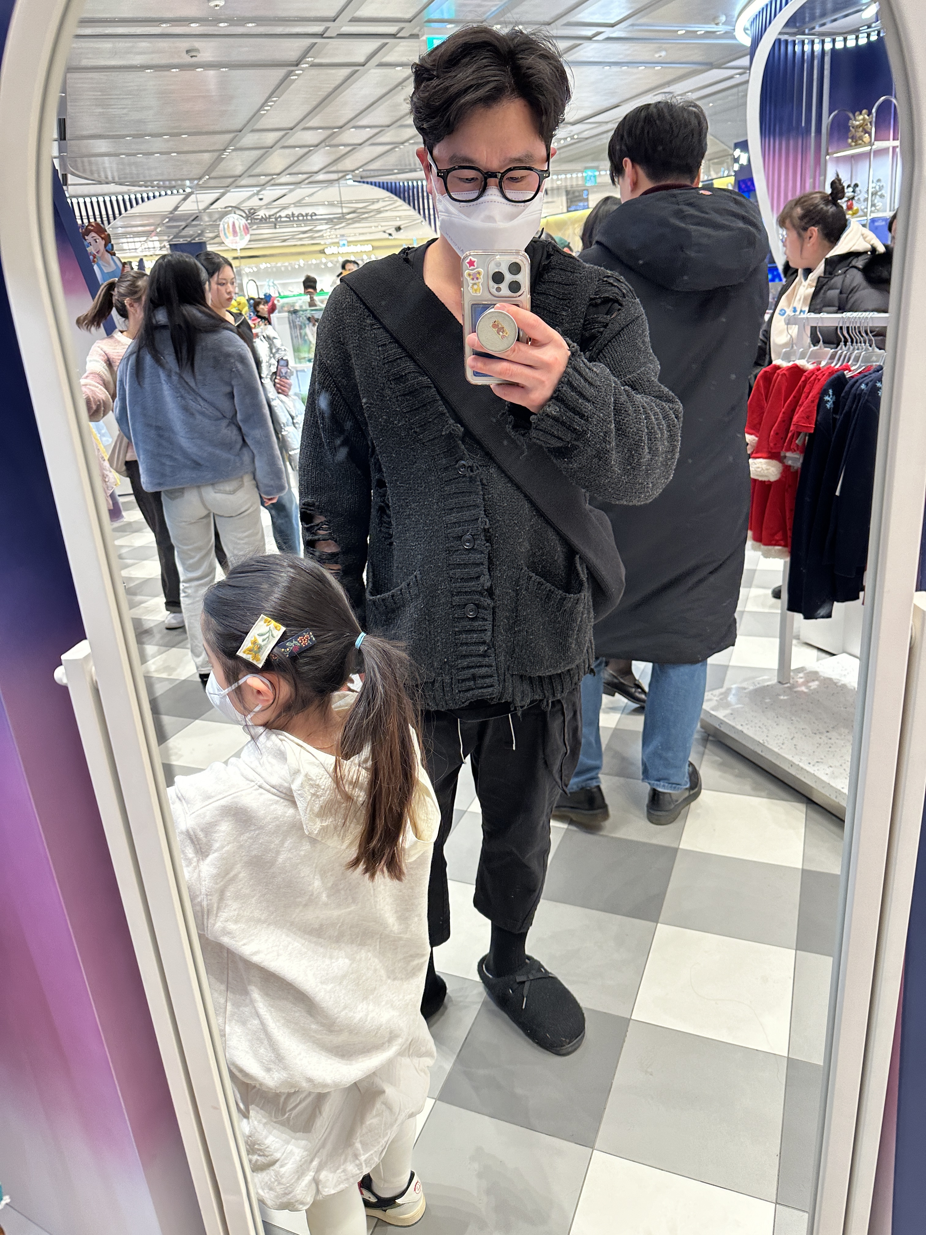 (PS) Jordan 1 x Travis Scott Retro Low OG SP Medium Olive, Subu x END. Winter Knit Black 착용 스타일 - 1