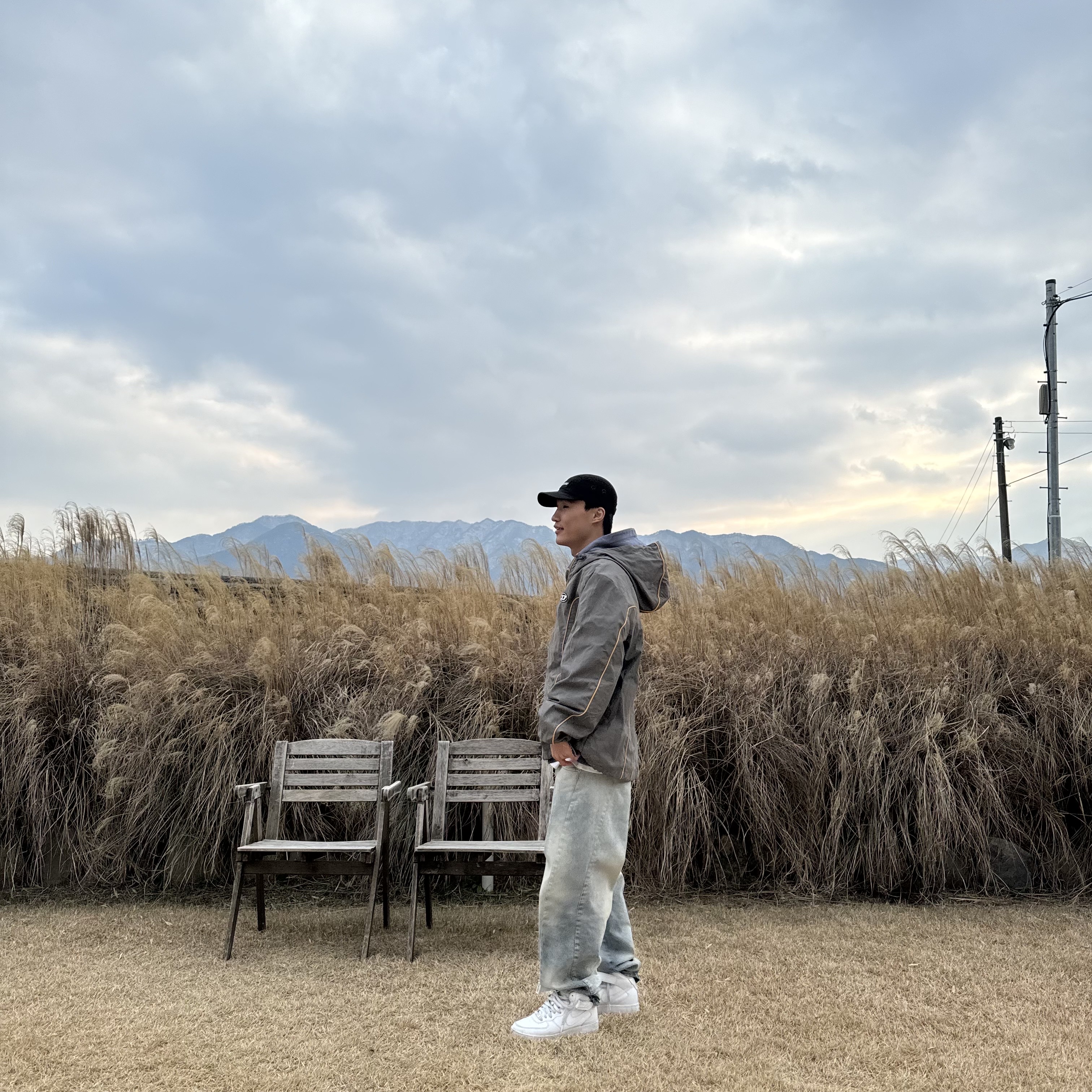 Supreme Washed Chino Twill Camp Cap Black, Diesel J-Hives Windbreaker with Contrast Piping Grey 착용 스타일 - 1
