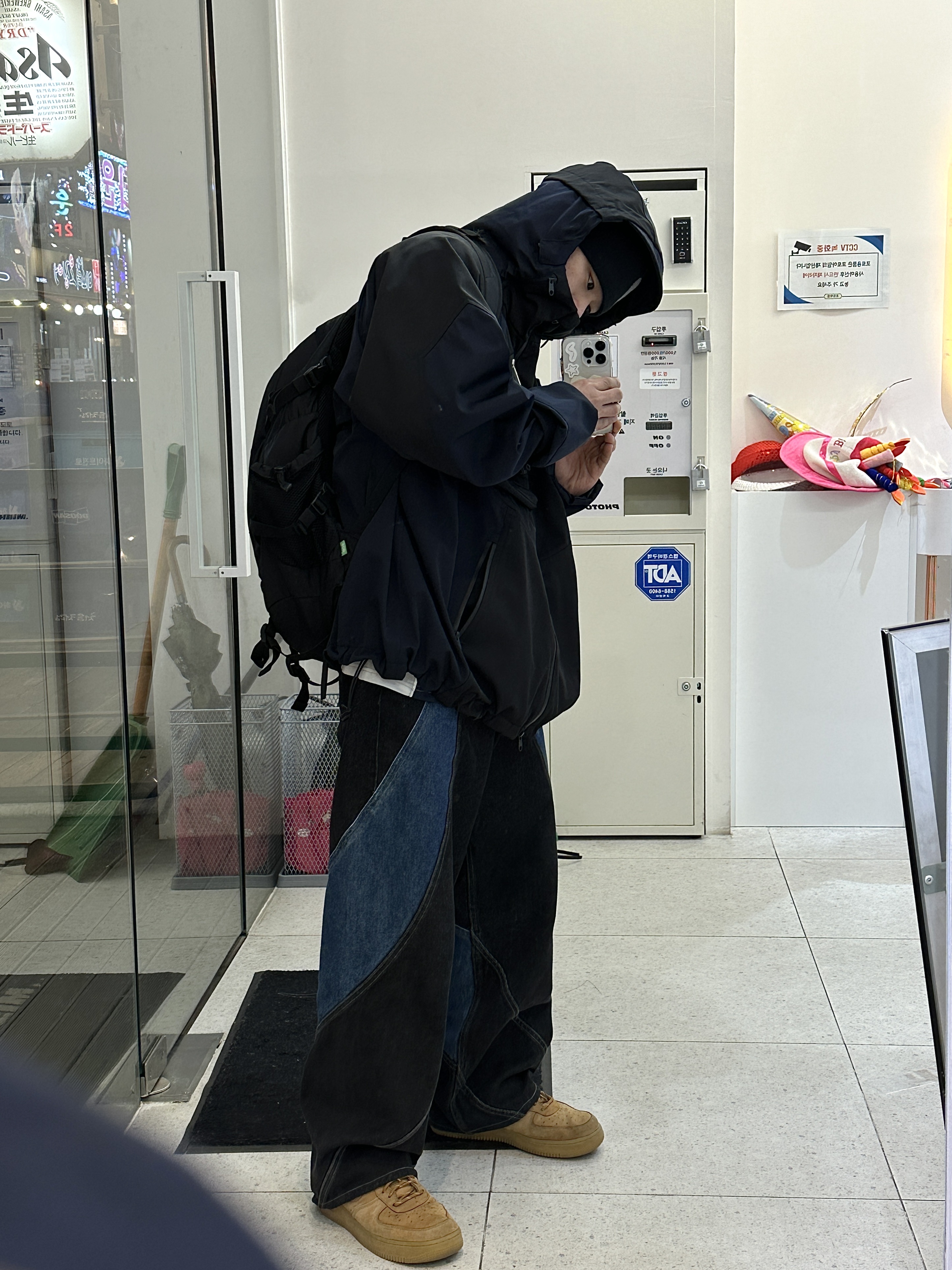 Undermycar Kame Multi Zip Turtle Shell Parka After Midnight - 22FW, Nike Air Force 1 '07 WB Flax 착용 스타일