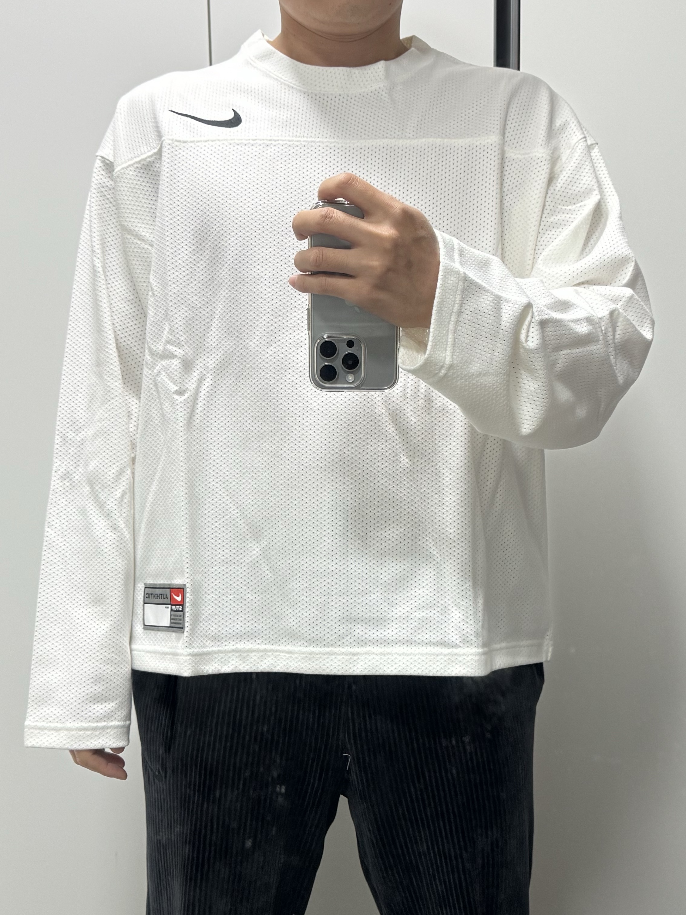 Nike x Stussy Long Sleeve Top Sail (FJ9164-133) 착용 스타일 - 2