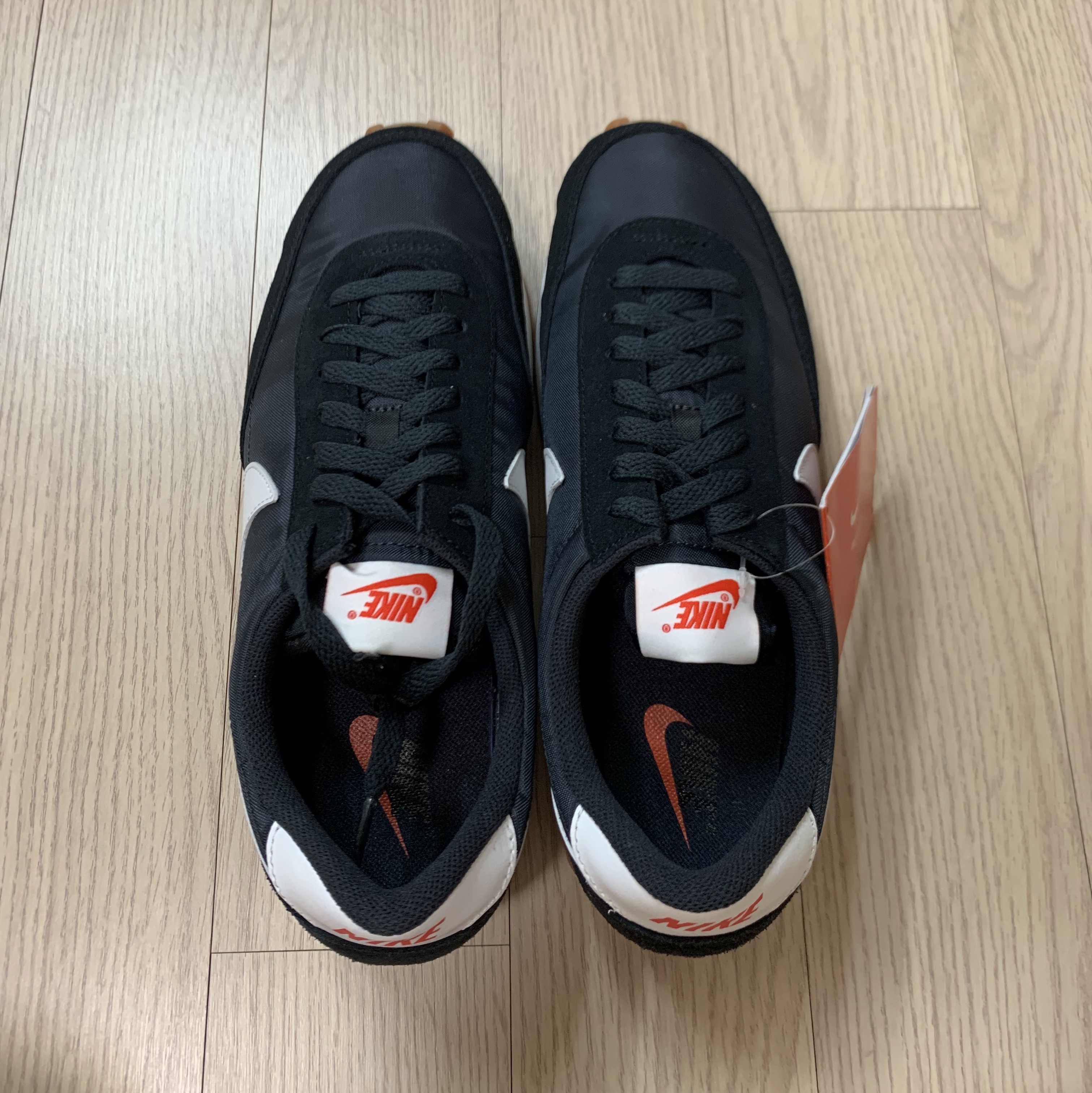(W) Nike Daybreak Black White 착용 스타일