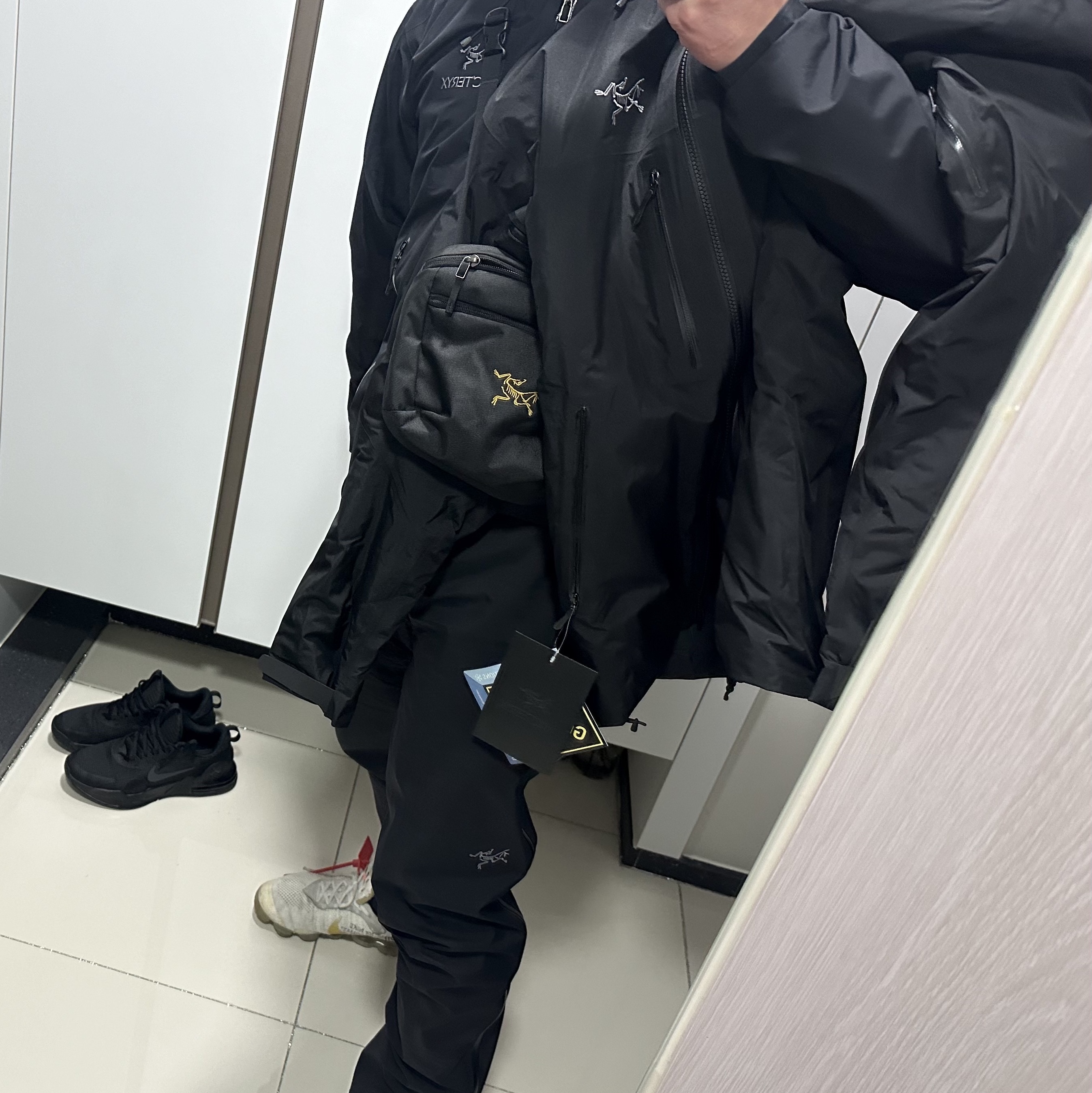 아크테릭스 베타 LT 자켓 블랙, 아크테릭스 베타 팬츠 블랙 착용 스타일