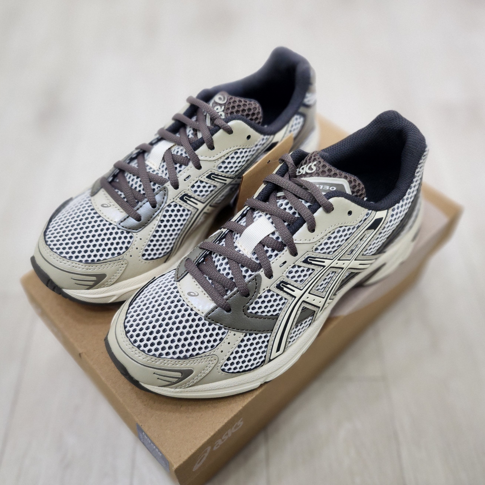 Asics Gel-1130 Birch Dark Taupe - Korea Exclusive 착용 스타일 - 2