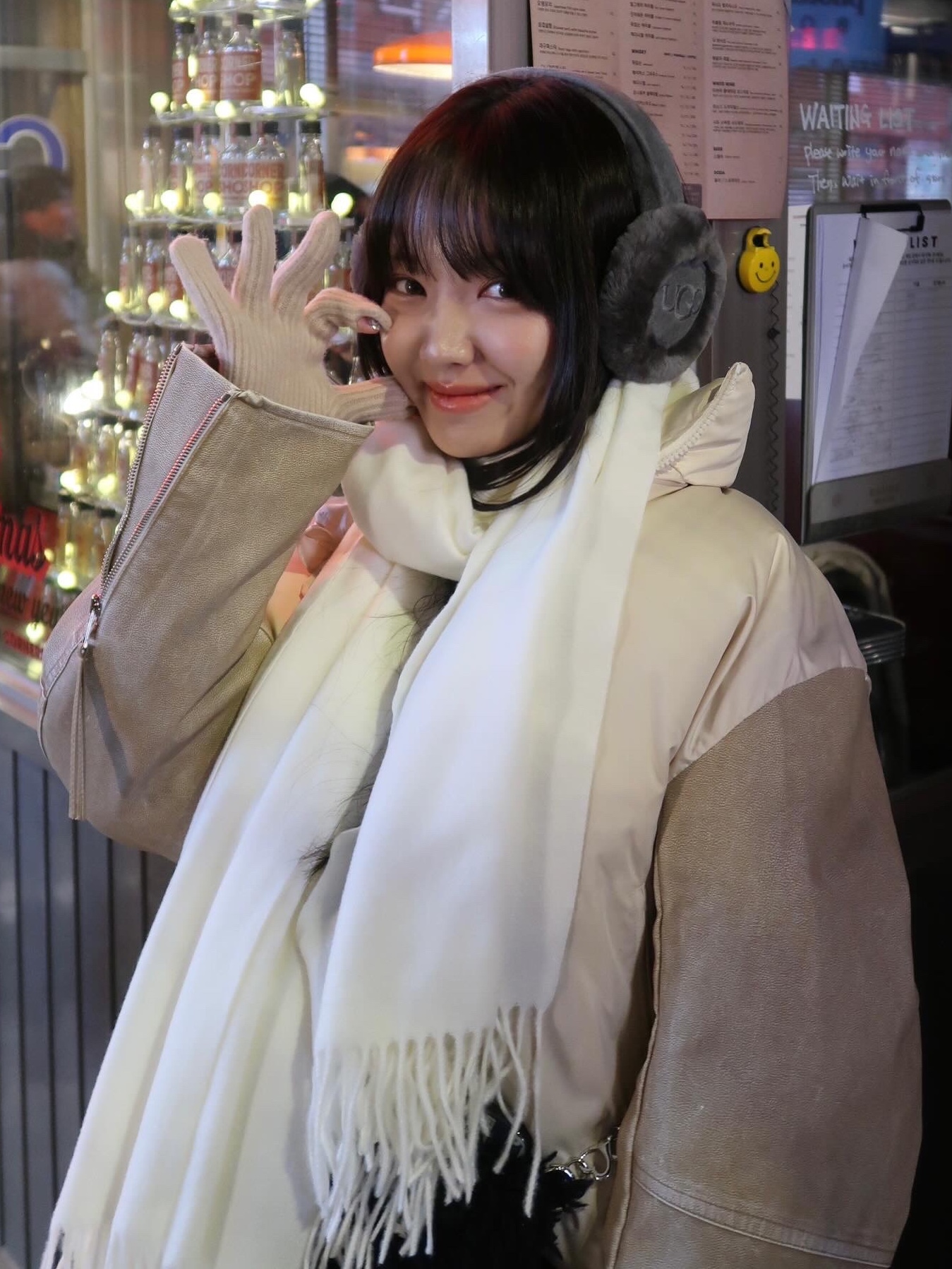 아디다스 x 웨일스 보너 포니 토널 삼바 코어 블랙 크림 화이트, (W) 어그 자수 로고 이어머프 메탈 착용 스타일 - 7