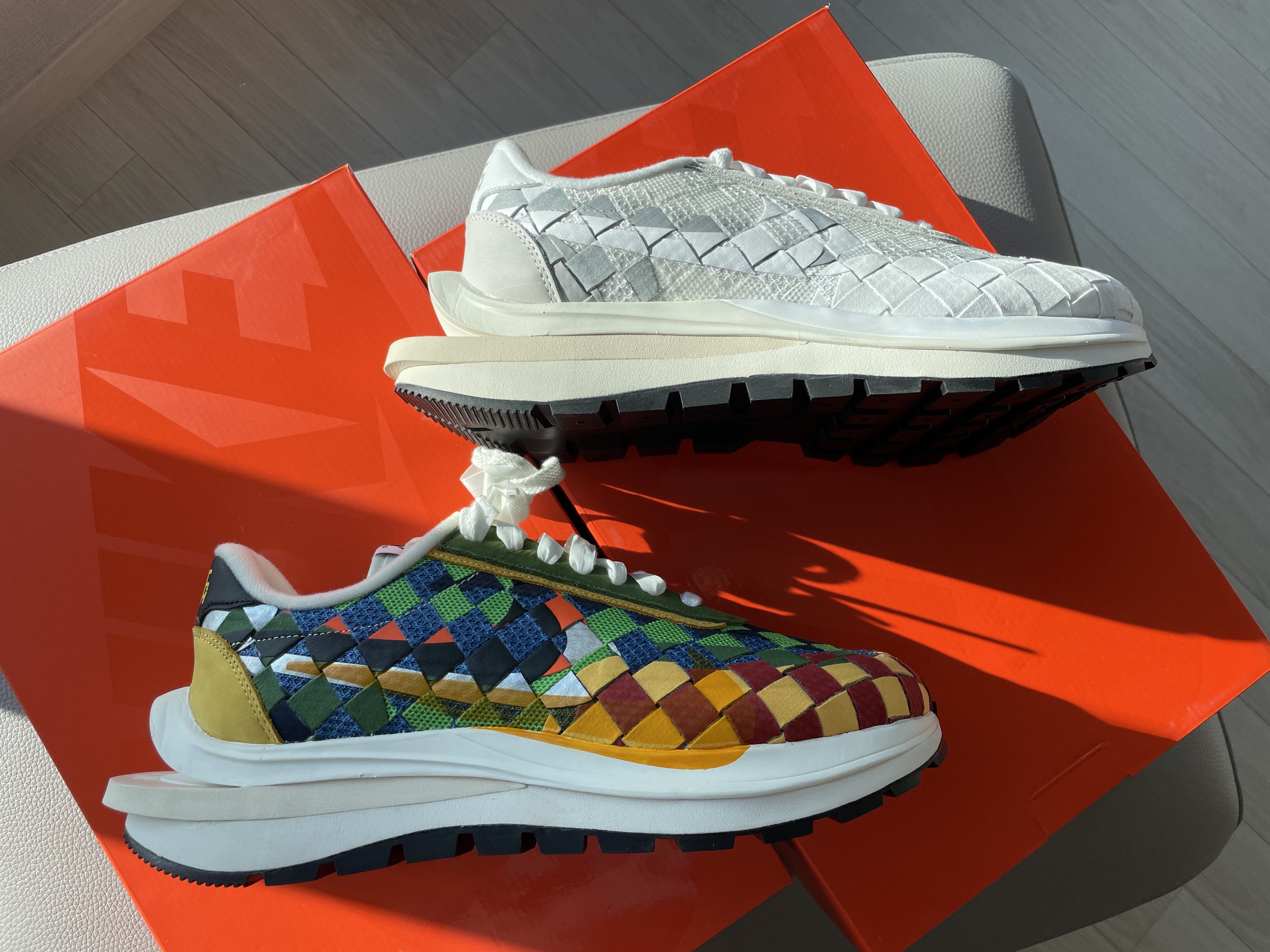 Nike x Sacai x Jean Paul Gaultier LDVaporWaffle Mix Low Green Gusto Safety Orange, Nike x Sacai x Jean Paul Gaultier LDVaporWaffle Mix Low White Sail 착용 스타일 - 3