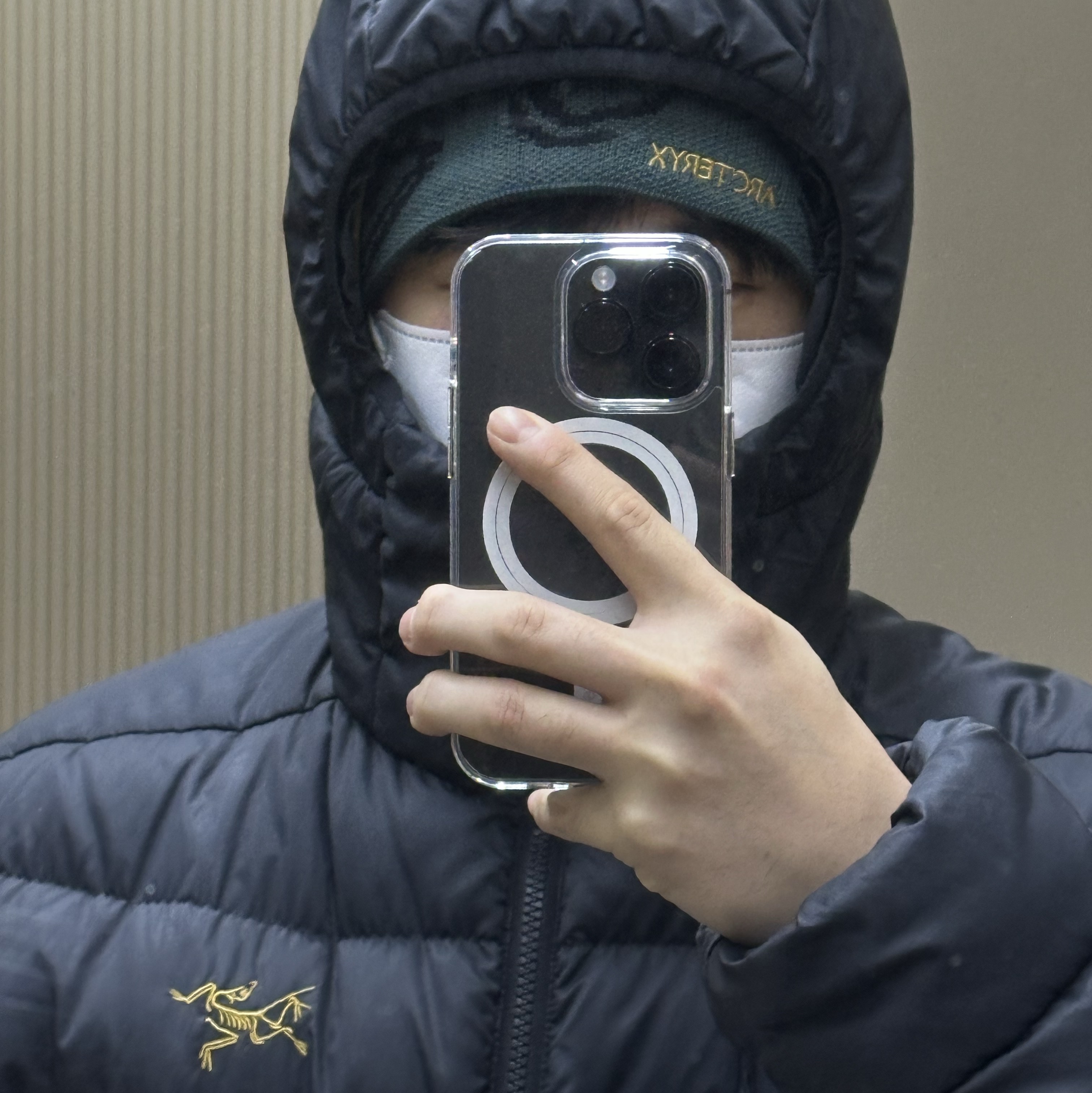 Arc'teryx Thorium AR Hoody 24K Black, Arc'teryx Bird Head Toque Dark Magic 착용 스타일