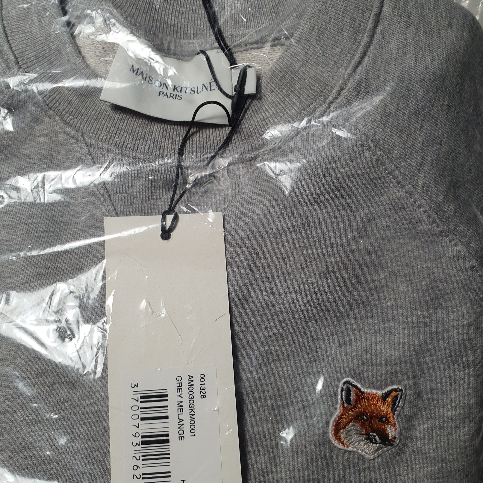 Maison Kitsune Fox Head Patch Classic Sweatshirt Grey Melange 착용 스타일