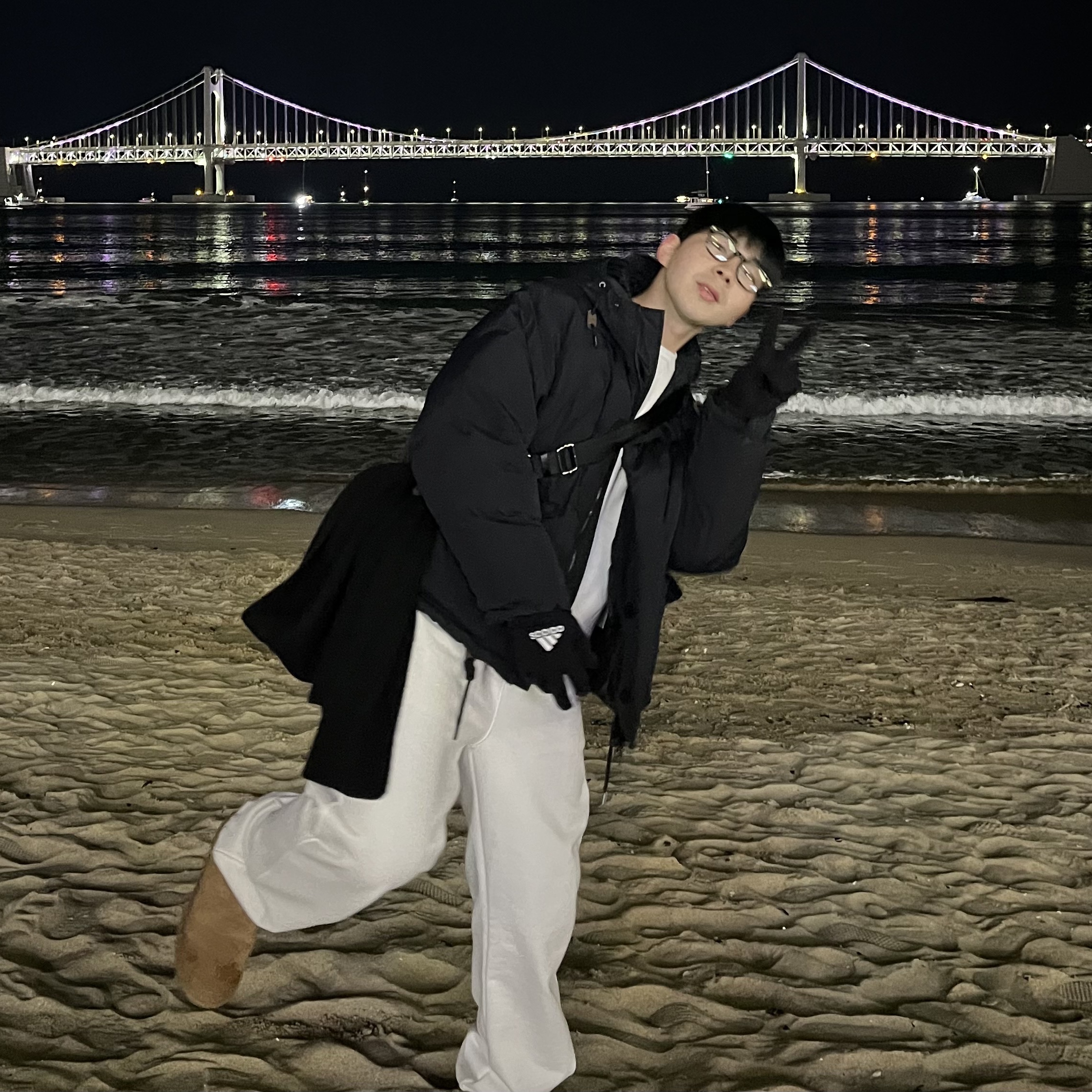 어그 클래식 미니 부츠 체스트넛 착용 스타일 - 1