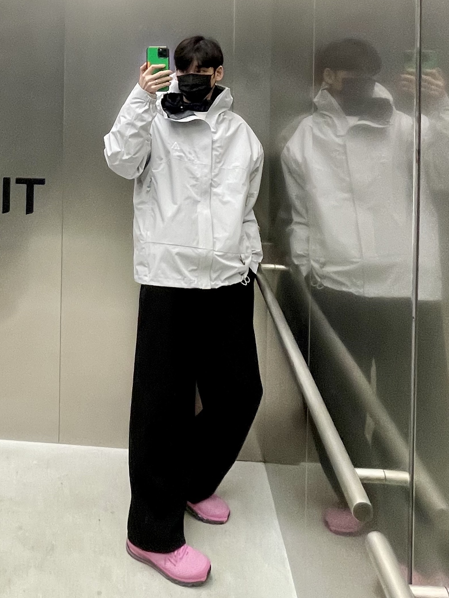 Nike x Stussy Air Max 2013 Psychic Pink, Nike ACG Storm-Fit ADV Cascade Rains Full Zip Jacket Photon Dust - Asia 착용 스타일 - 1