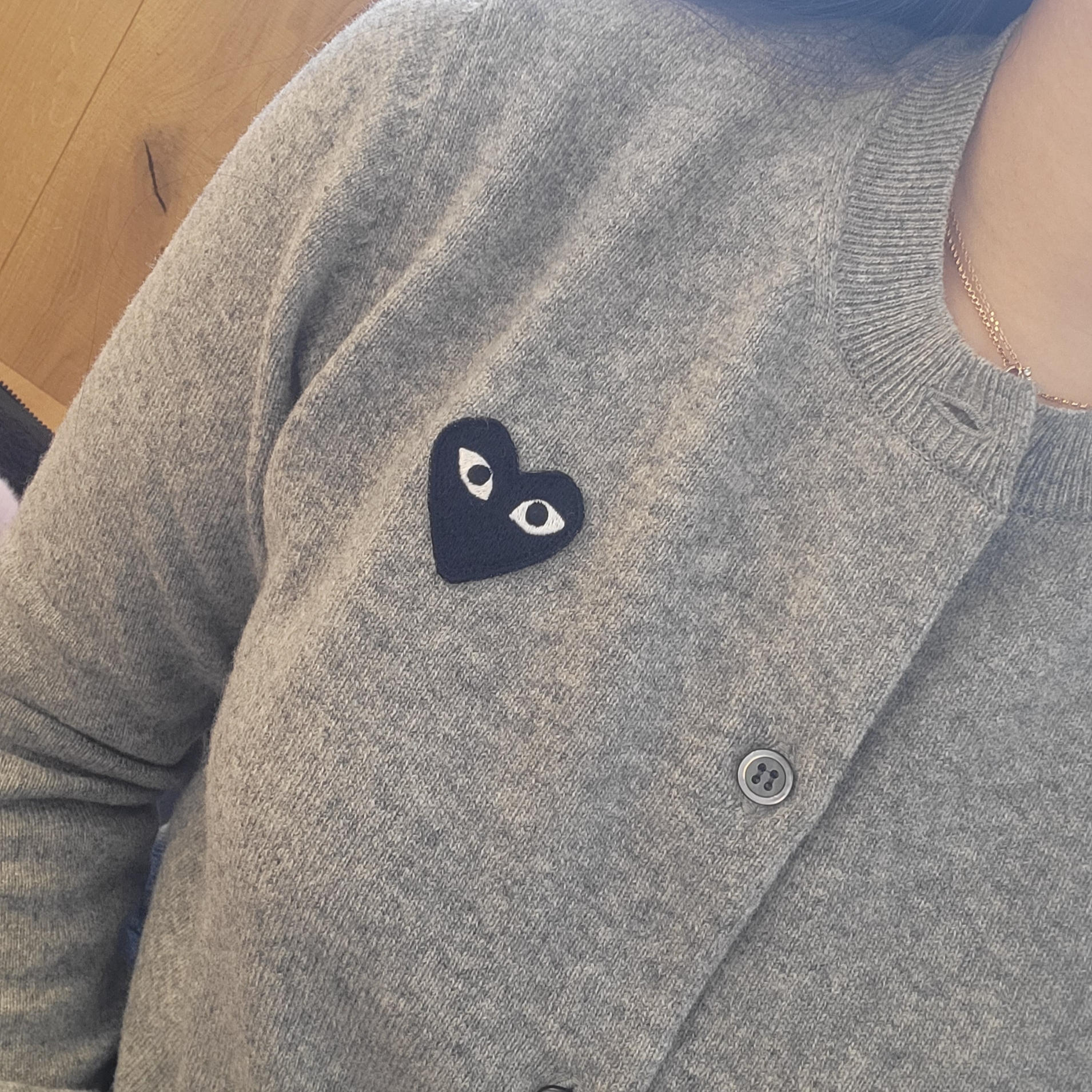 (W) Play Comme des Garcons Black Heart Knit Cardigan Grey 착용 스타일