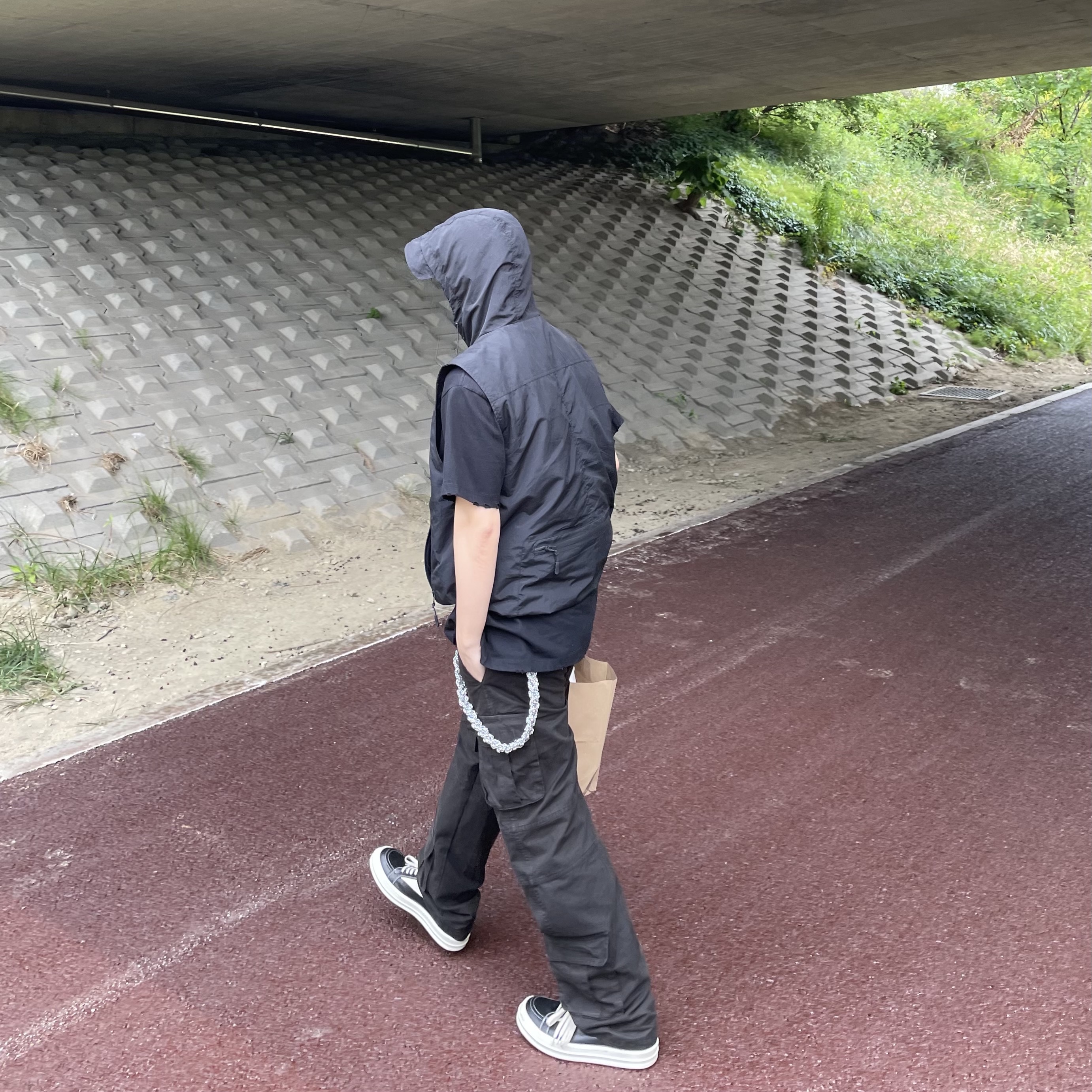 Undermycar Chiva Vintage Coating Multi Cargo Pants Mulch - 23SS, Rick Owens Vintage Sneakers Black 착용 스타일