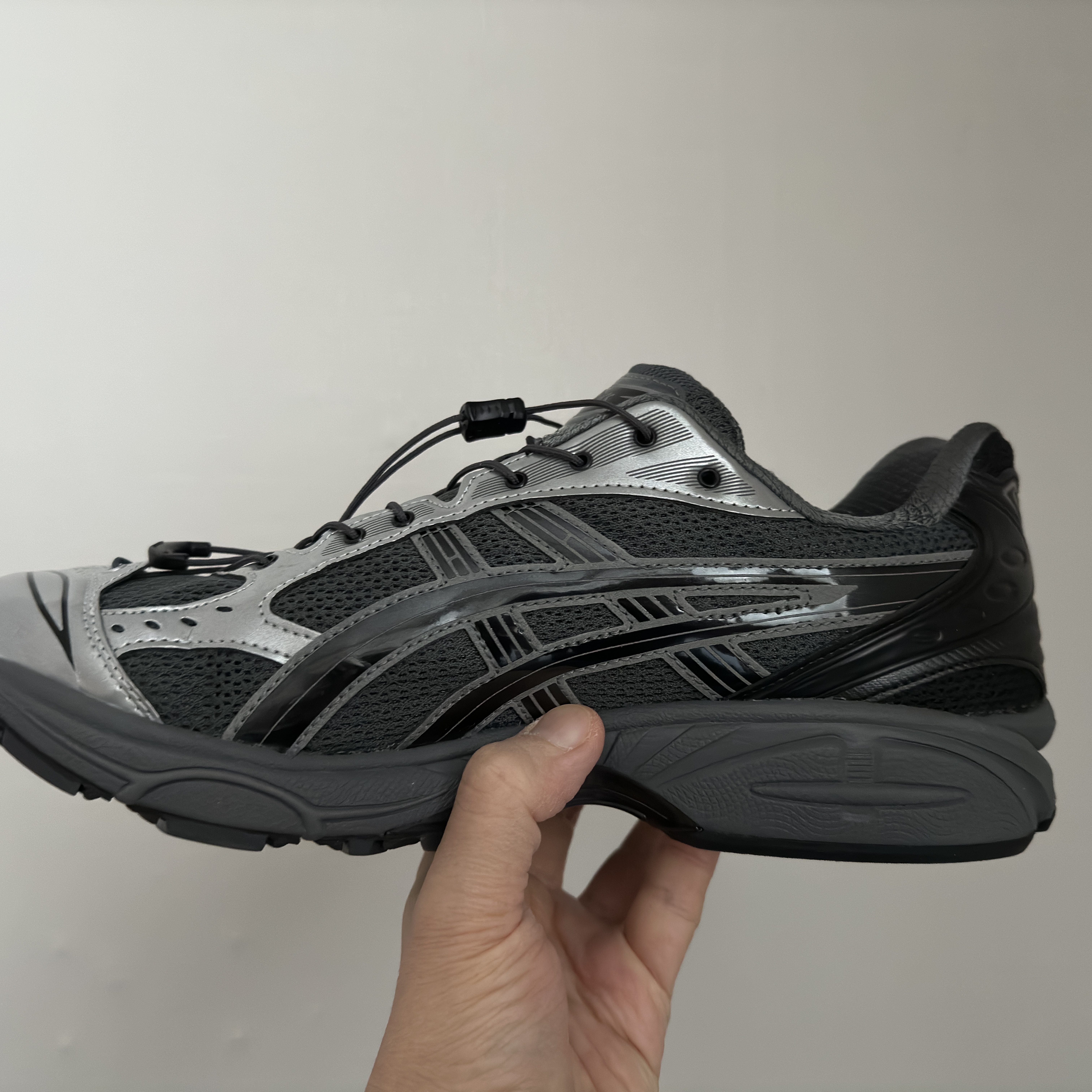 Asics x Unaffected Gel-Kayano 14 Silver Moon 착용 스타일 - 2