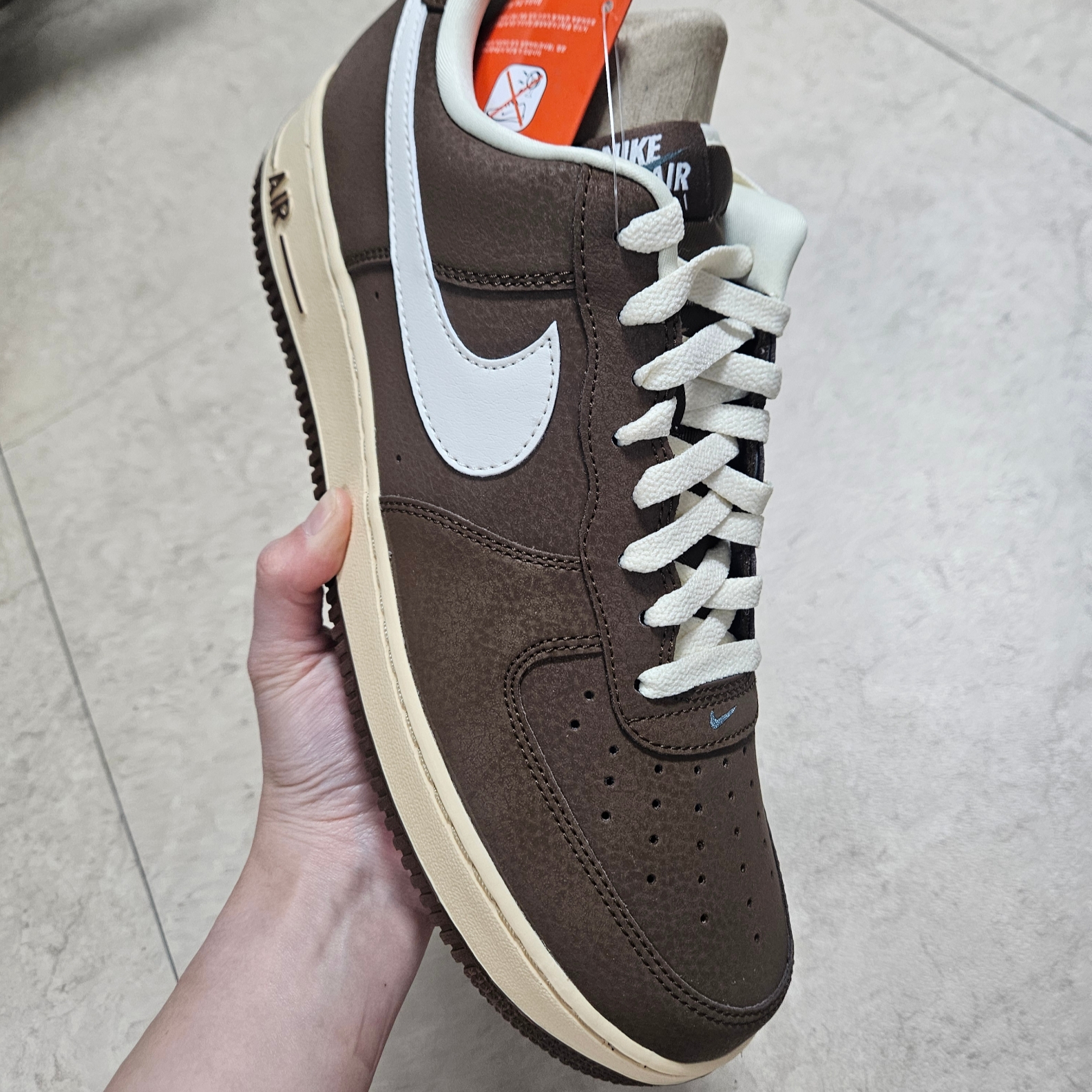 Nike Air Force 1 '07 Cacao Wow Coconut Milk 착용 스타일