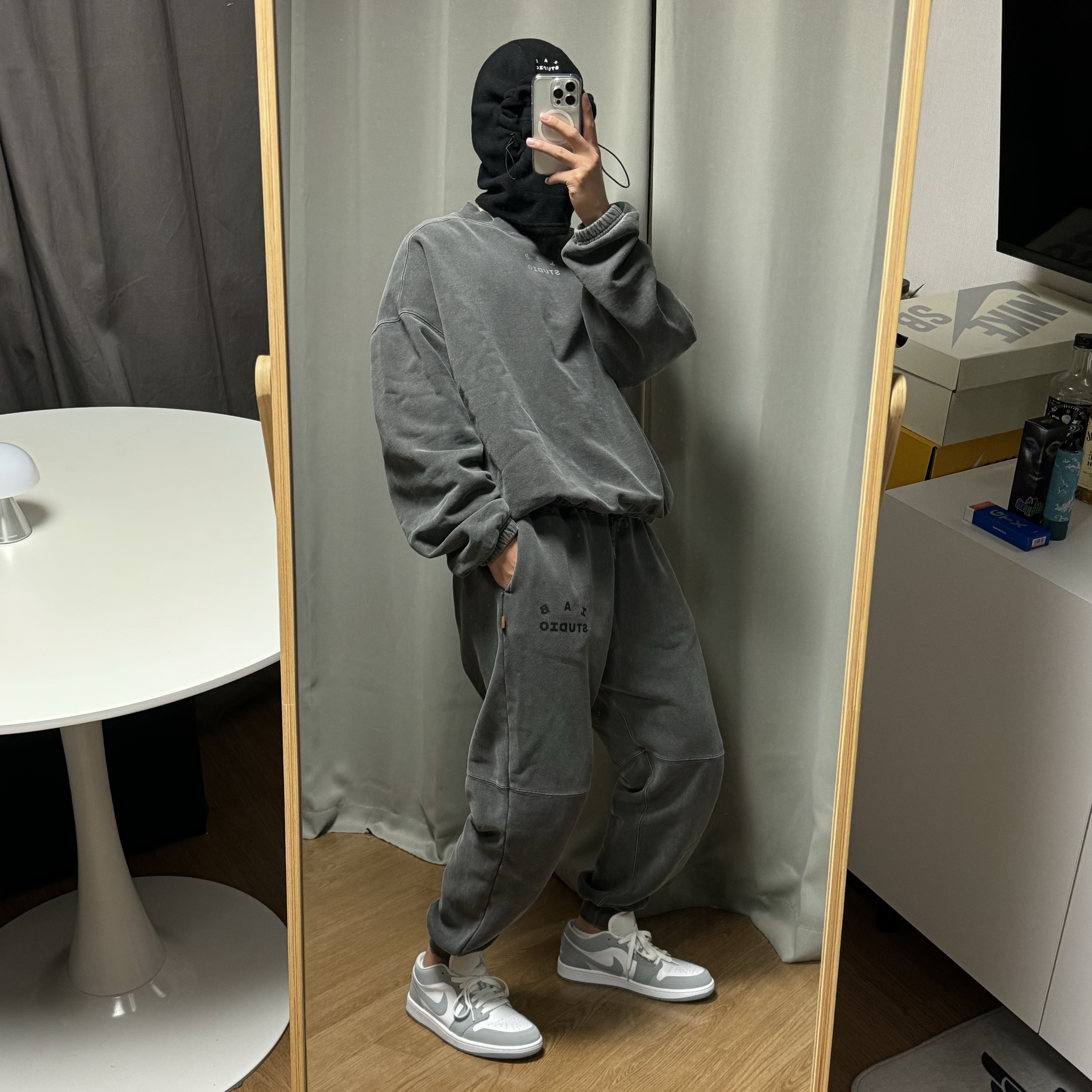 (W) Jordan 1 Low White Wolf Grey 착용 스타일