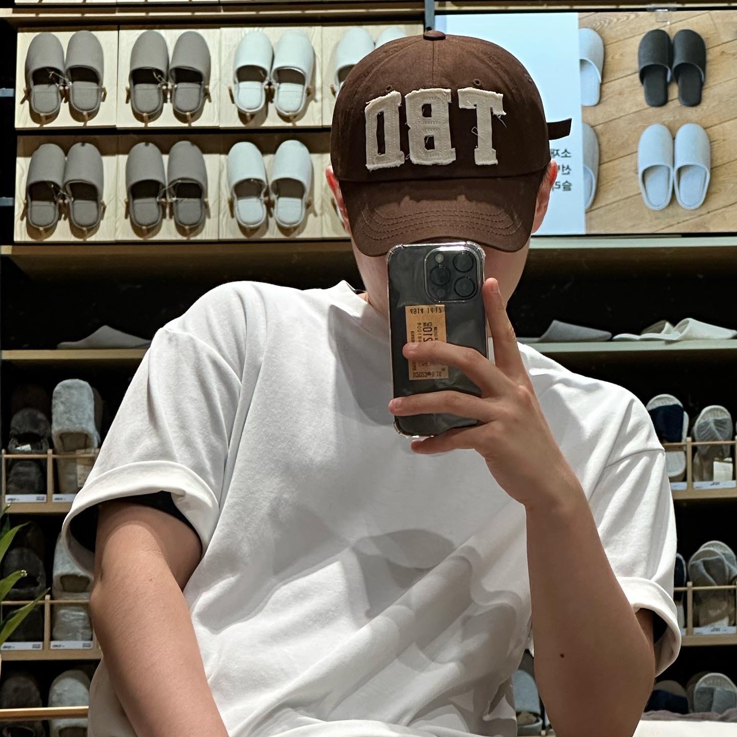 Balenciaga 3XL Sneakers Worn Out White Red 착용 스타일 - 3