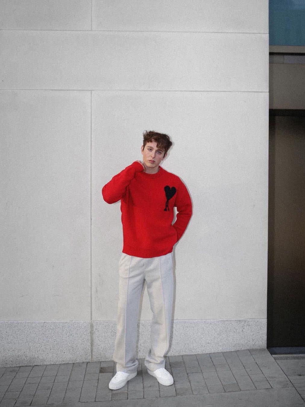 AMI de Coeur Oversize Intarsia Sweater Black Red, AMI De Coeur Felted Merino Wool Sweater Black Red 착용 스타일 - 5