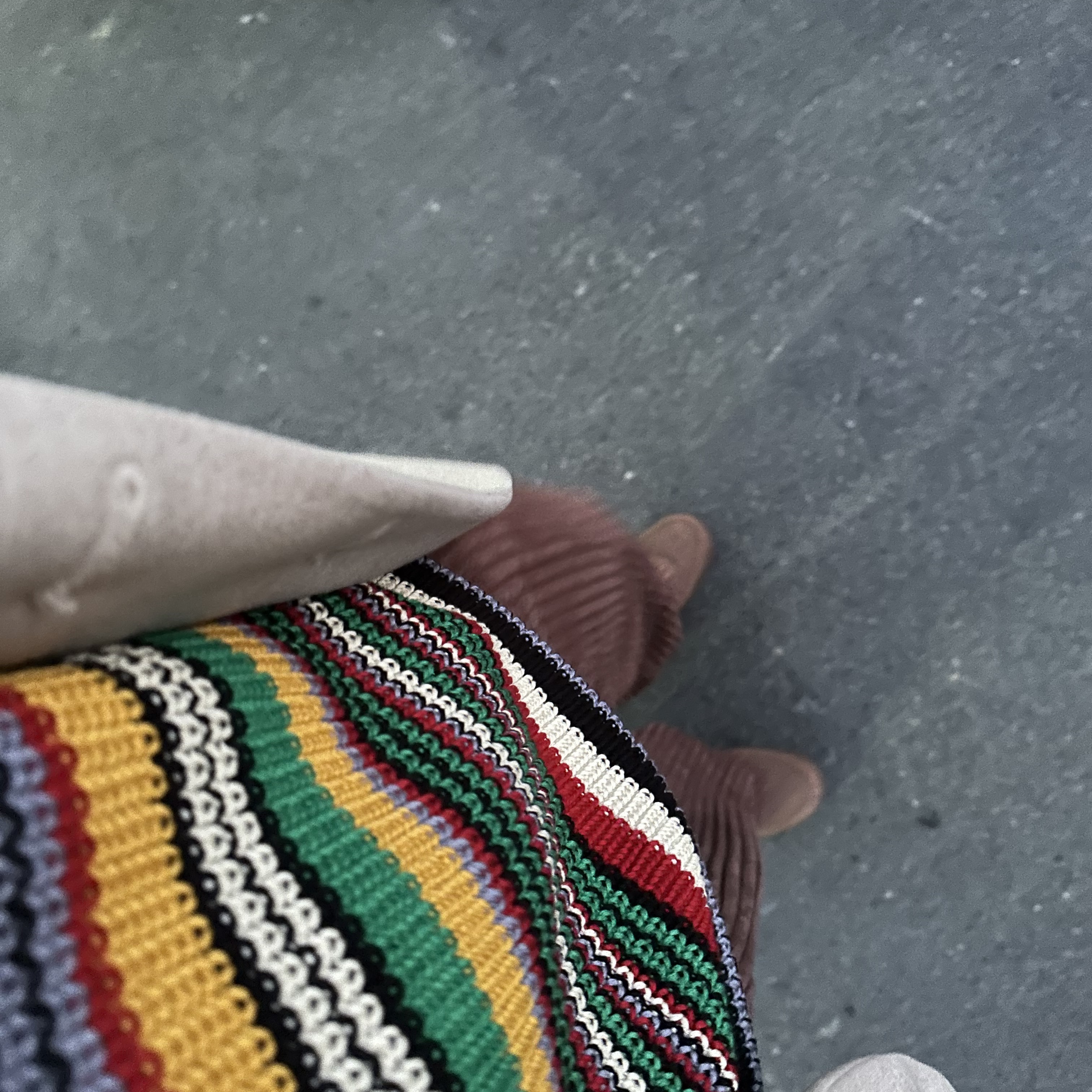 Supreme Small Box Ribbed Sweater Multicolor - 23FW, (W) Nike Air Force 1 '07 Cacao Wow 착용 스타일