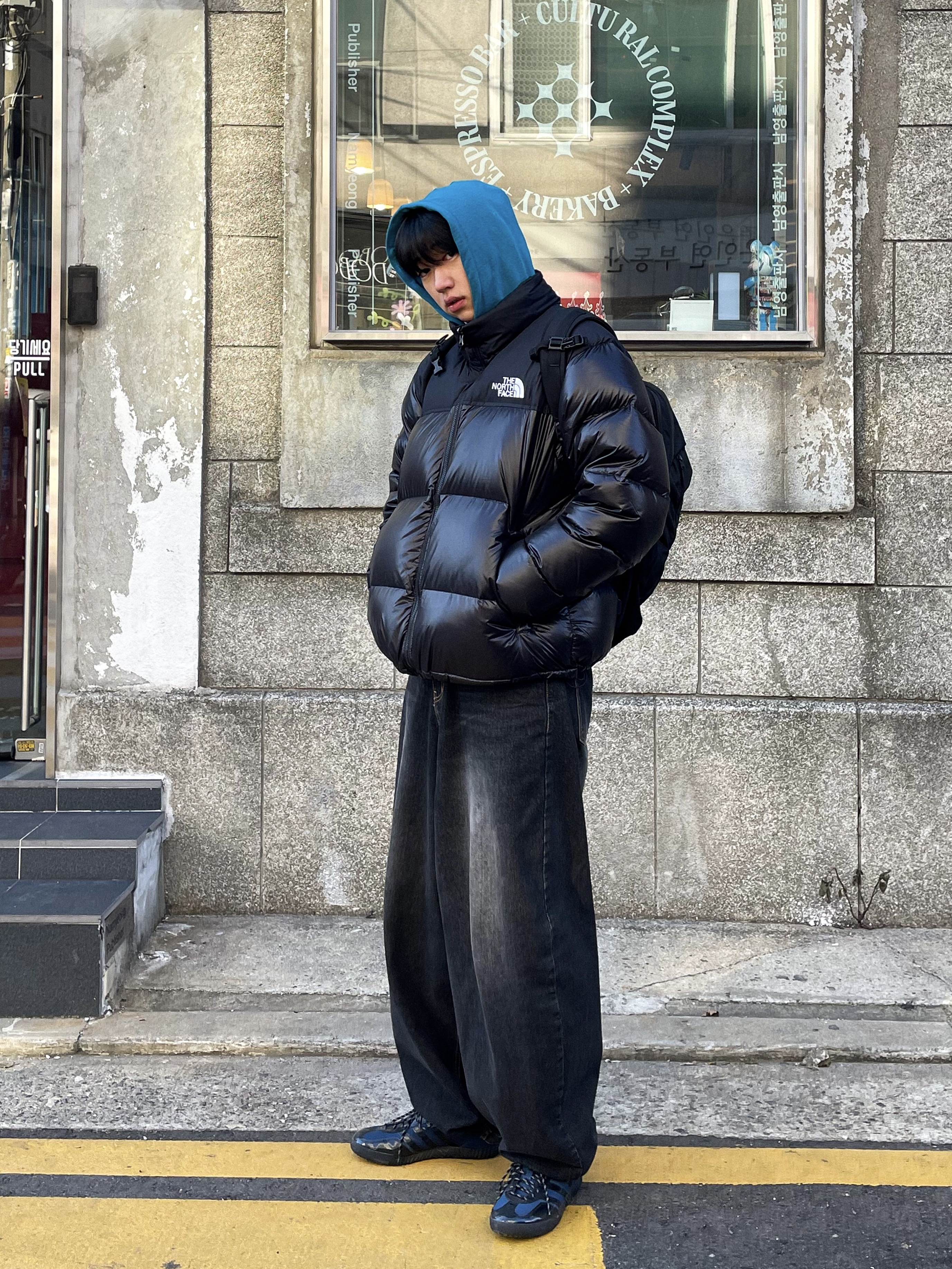 Adidas x Blondey McCoy A.B. Gazelle Indoor Mineral Blue, The North Face 1996 Eco Nuptse Jacket Real Black 착용 스타일 - 2