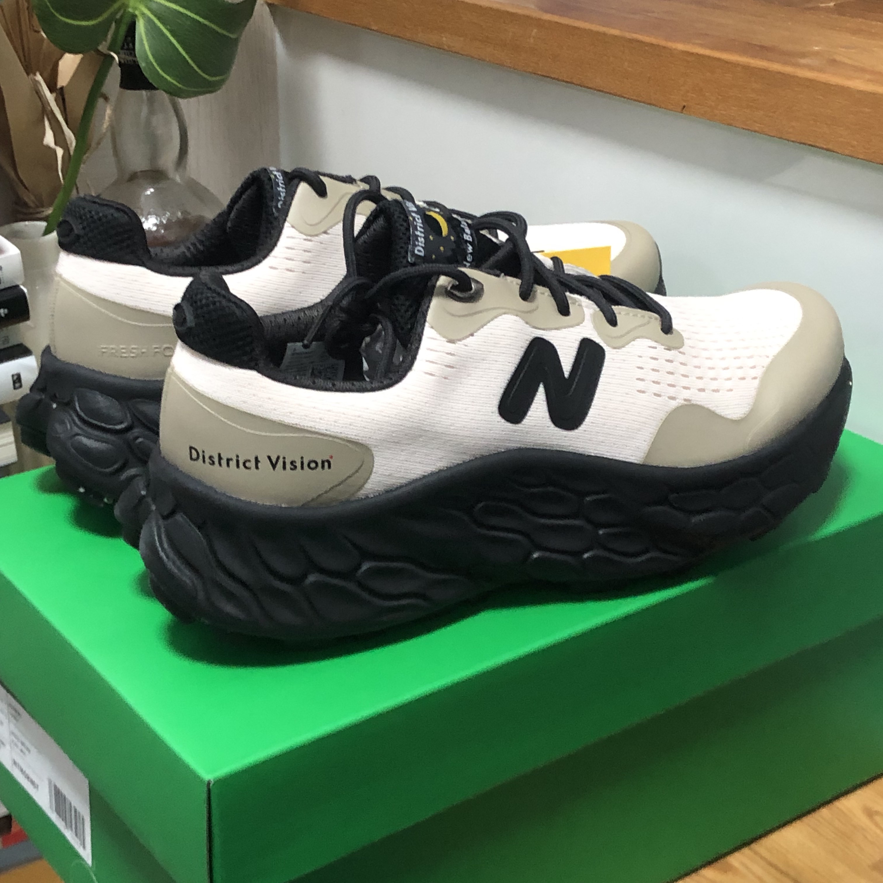 New Balance x District Vision Fresh Foam X More Trail v3 Jet Stream Black - D Standard 착용 스타일
