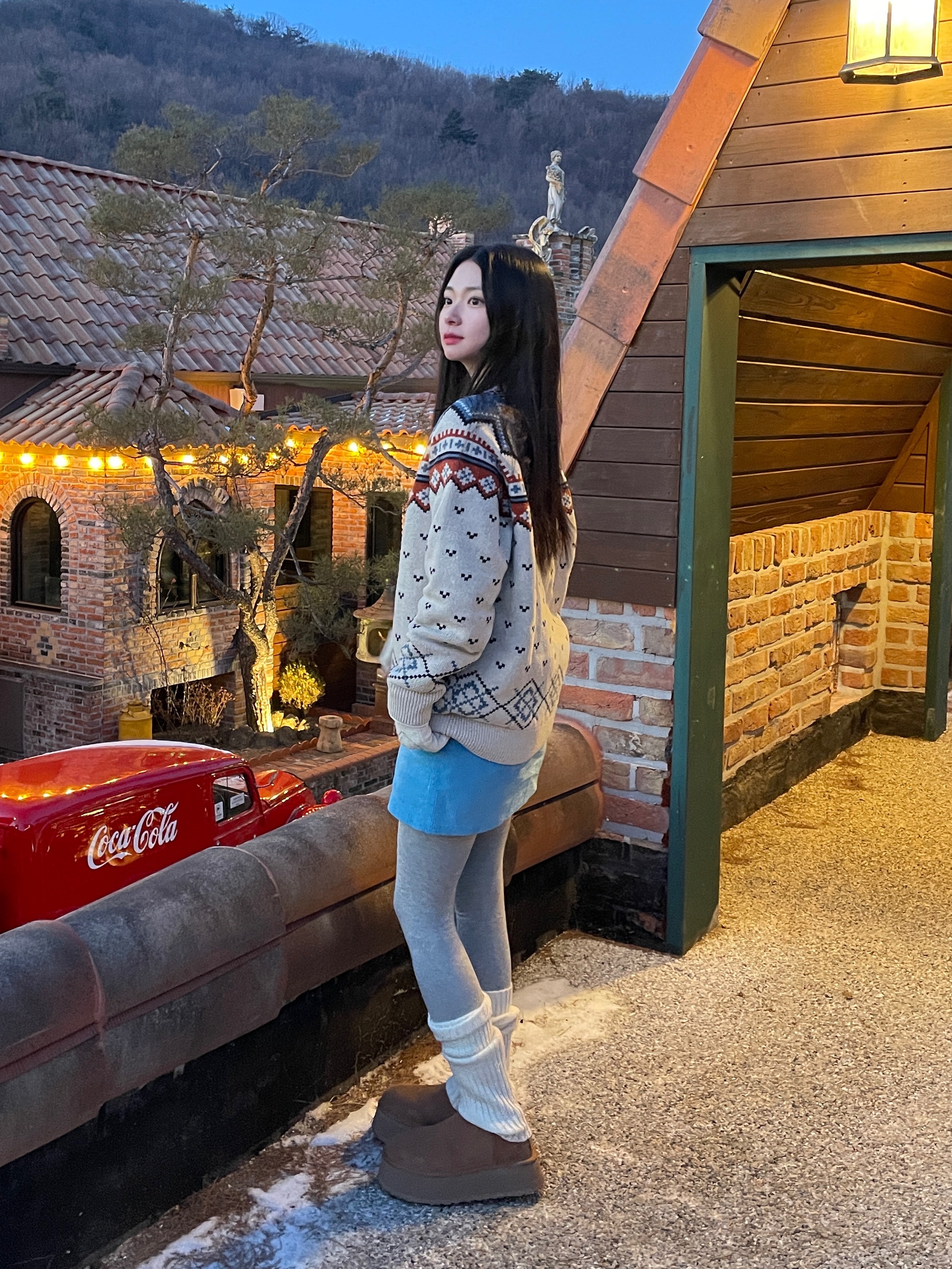 (W) UGG Classic Dipper Boots Chestnut 착용 스타일 - 4