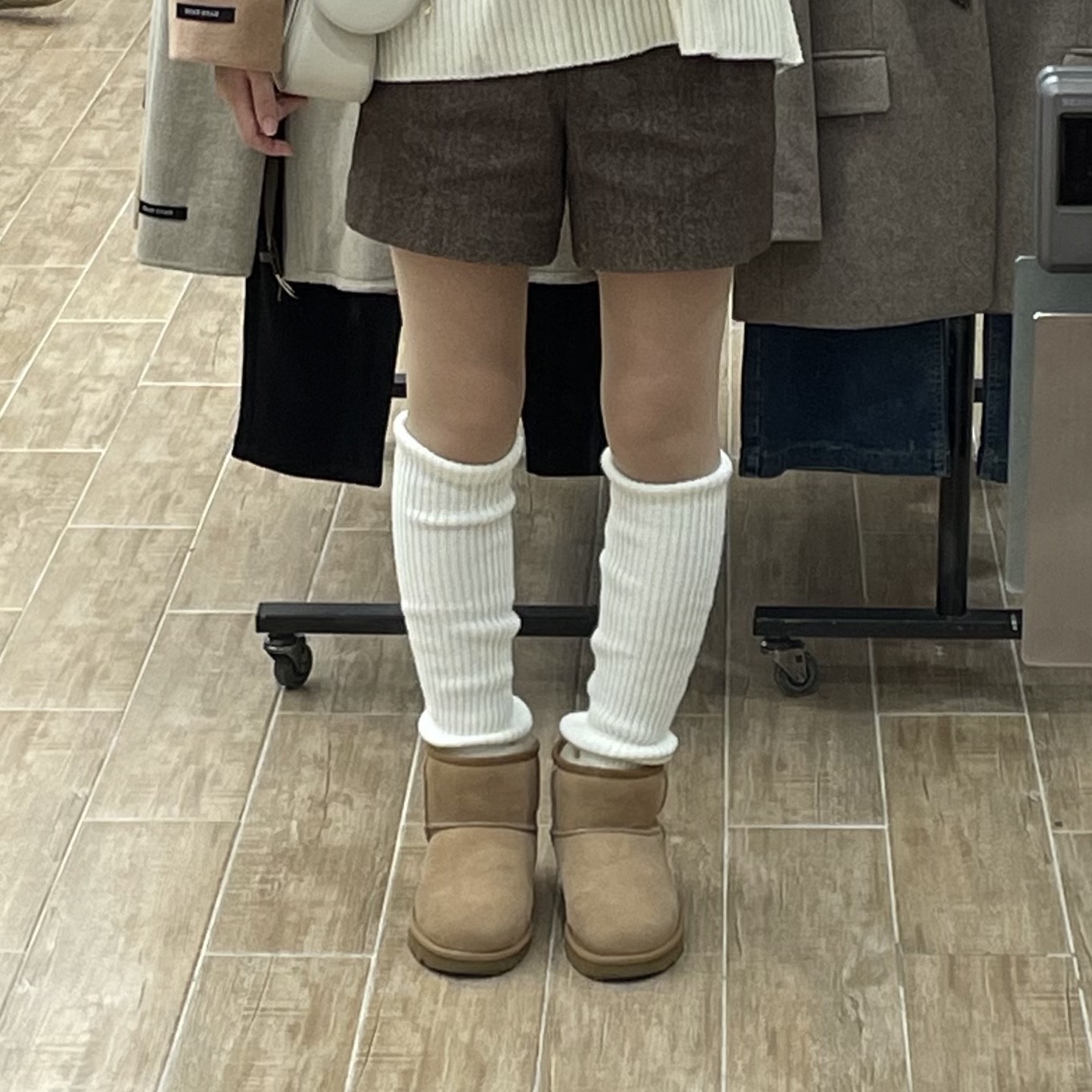 (W) UGG Classic Mini II Boots Chestnut 착용 스타일