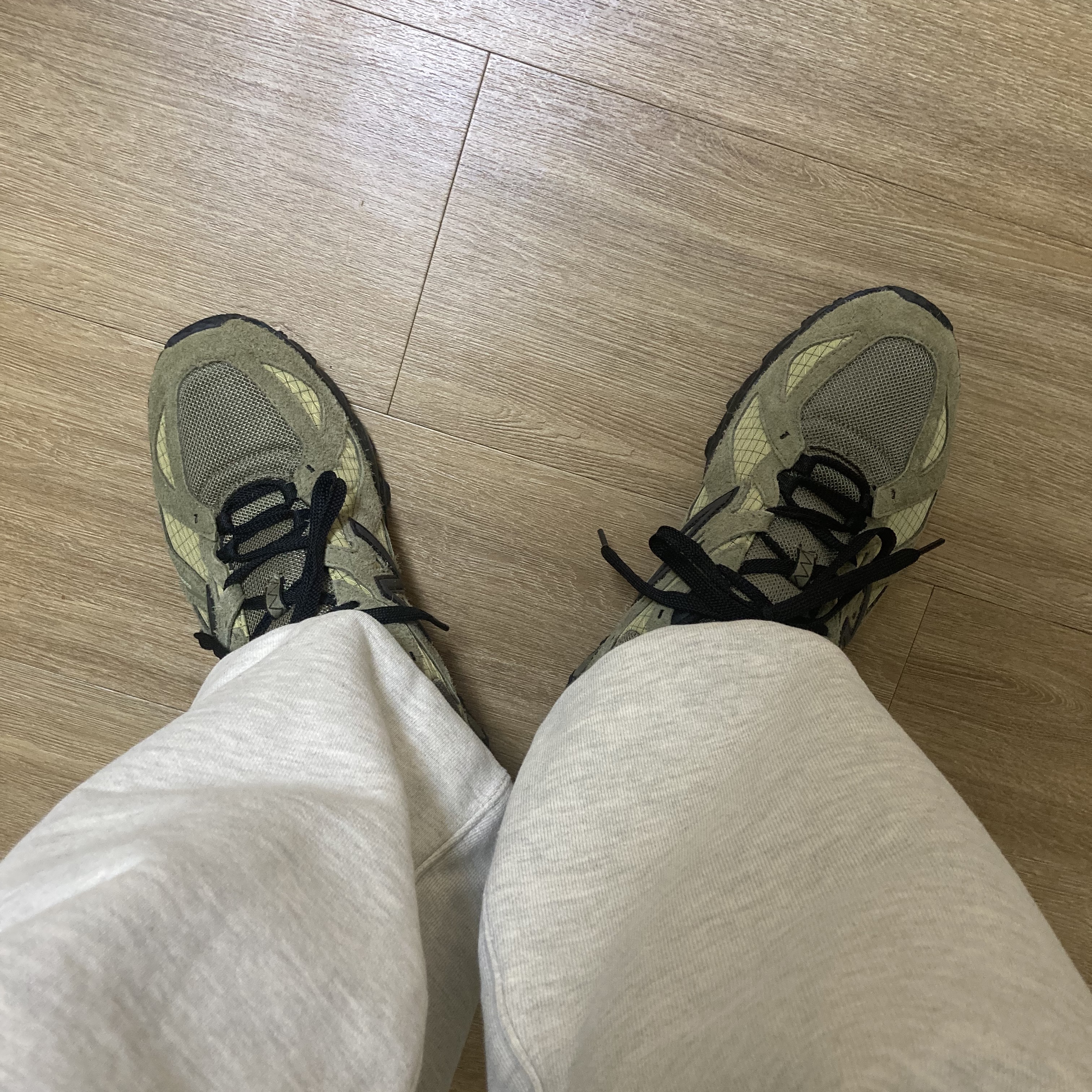 New Balance x Cayl ML610TCL Covert Green 착용 스타일 - 3