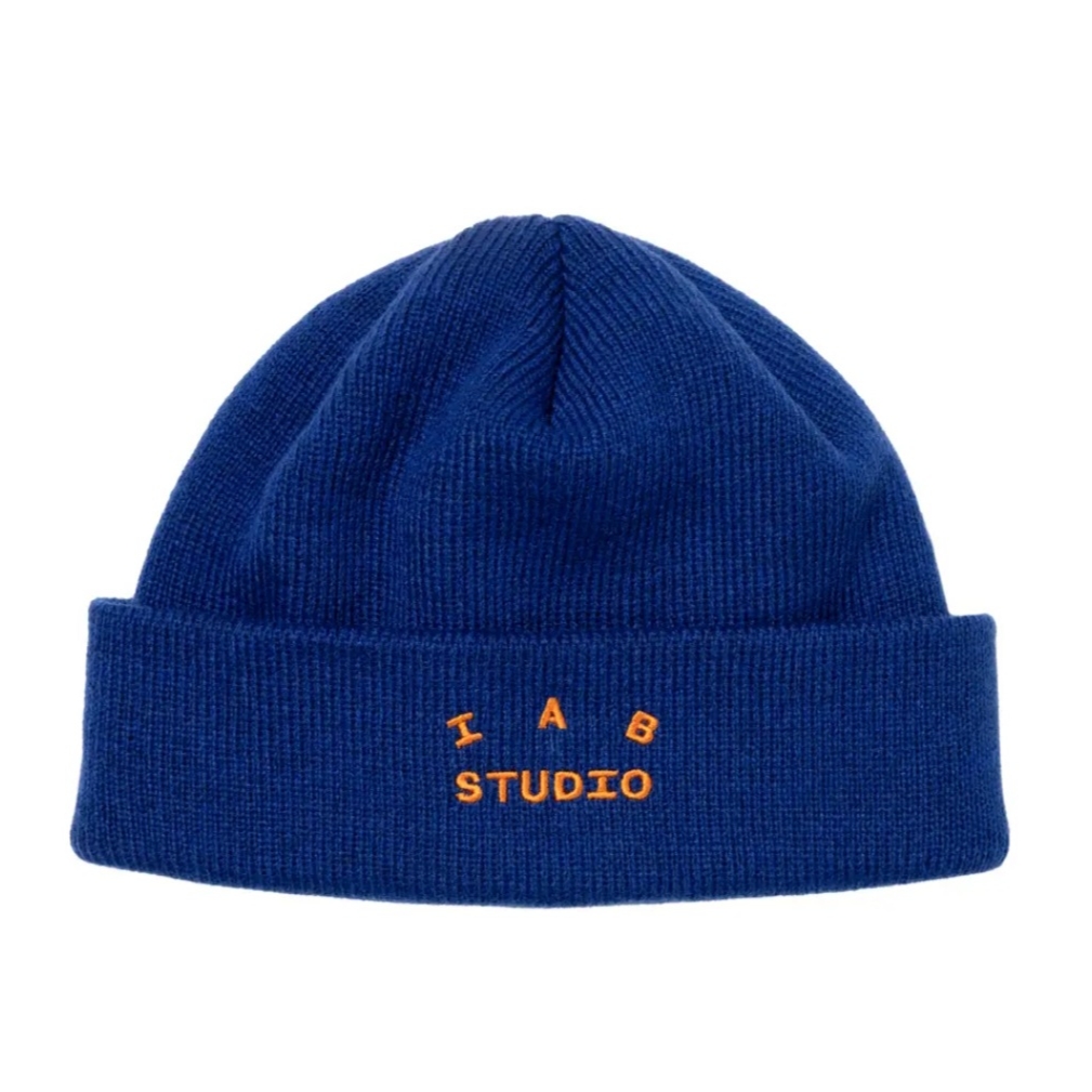 IAB Studio Beanie Blueberry Orange 착용 스타일