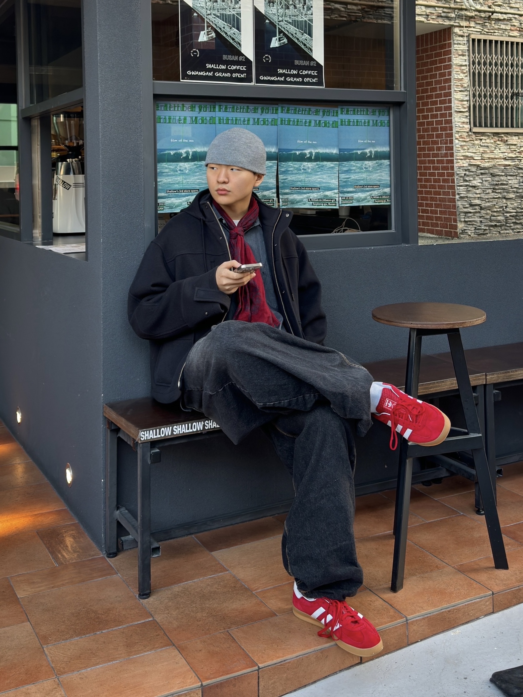 Adidas Gazelle Indoor Scarlet 착용 스타일