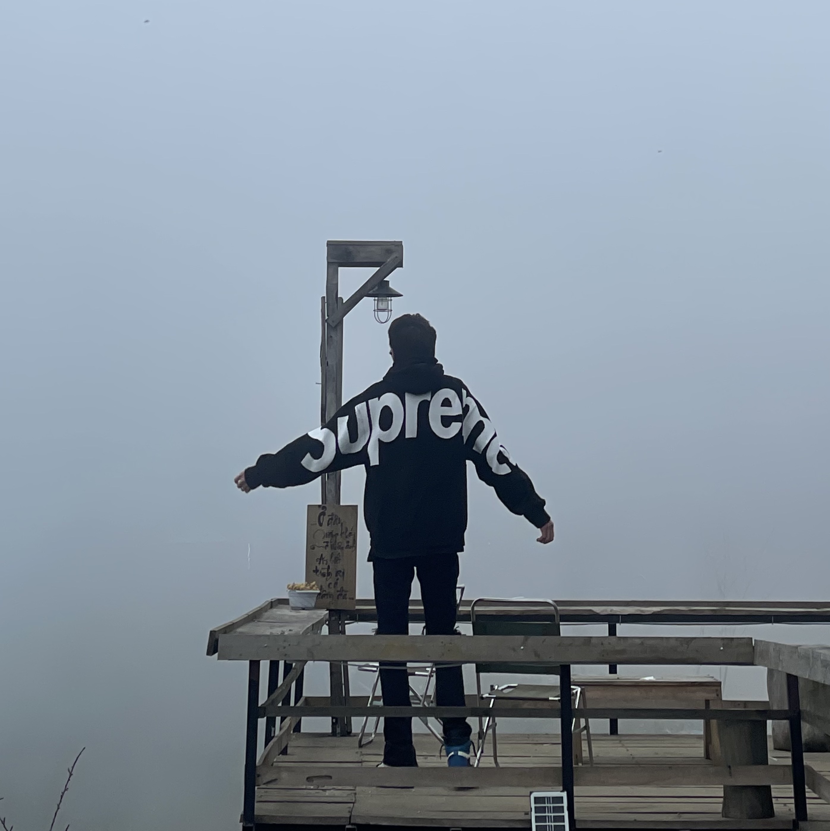 Supreme Box Logo Lamp Red - 23FW, Supreme Box Logo Hooded Sweatshirt Charcoal - 21FW 착용 스타일 - 2