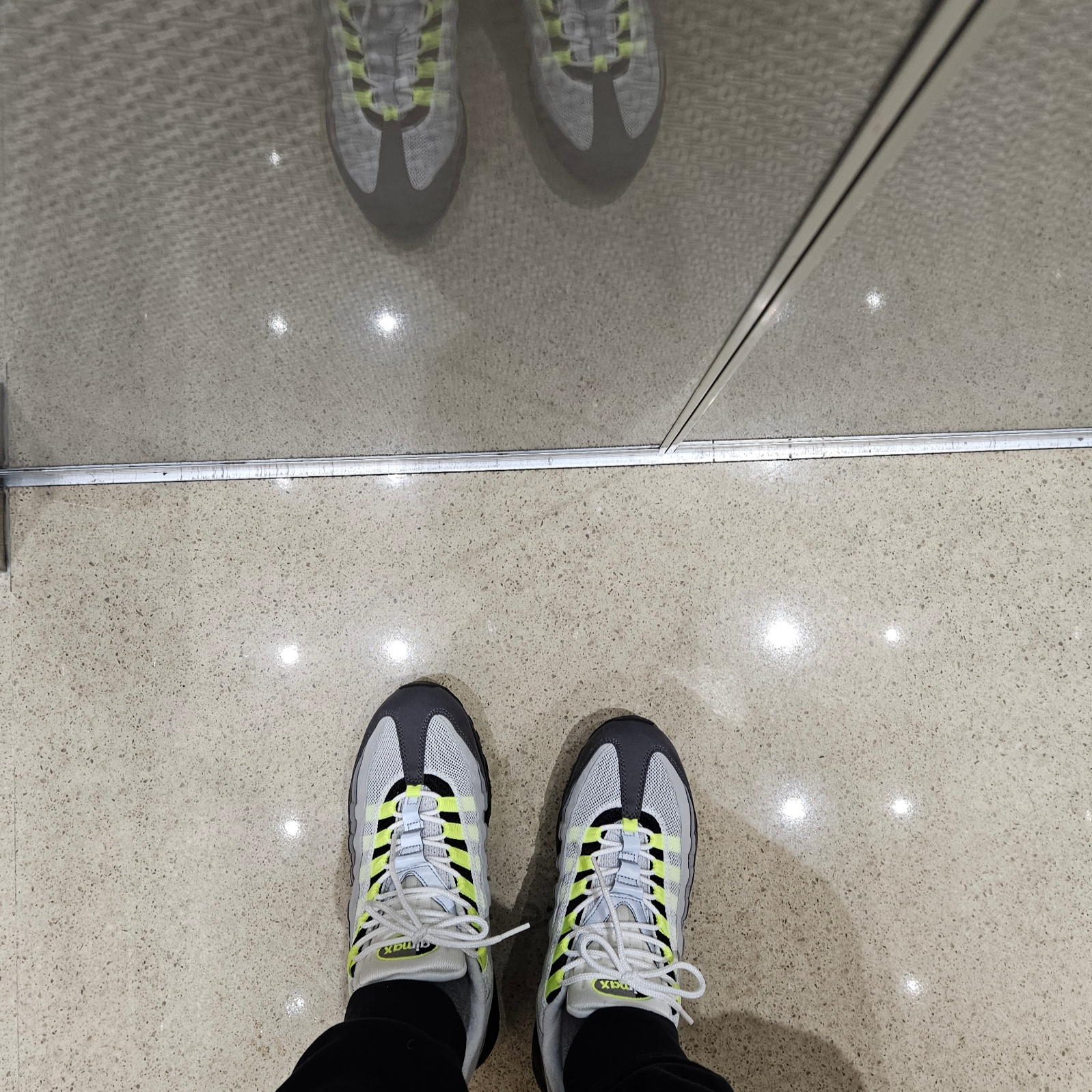 Nike Air Max 95 OG Neon 2015 착용 스타일 - 2