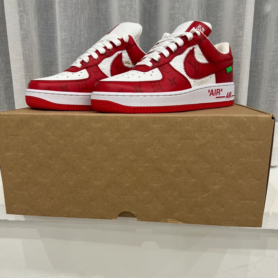 Louis Vuitton x Nike Air Force 1 Low by Virgil Abloh White Comet Red 착용 스타일